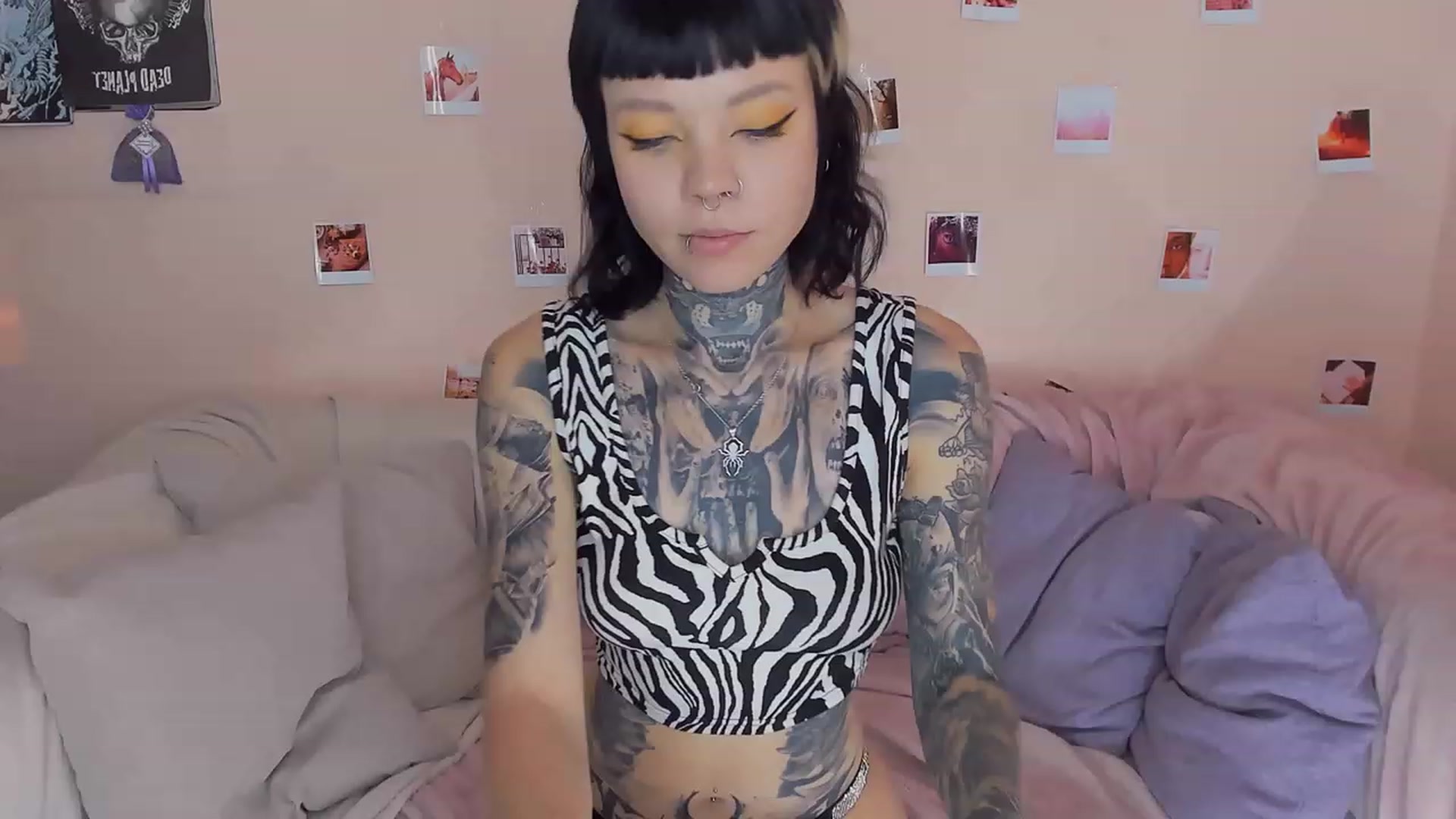 Gallery image thumbnail from LiluKayden's myfreecams stream on, 11/15/2022, 13:40 image 16 of 20
