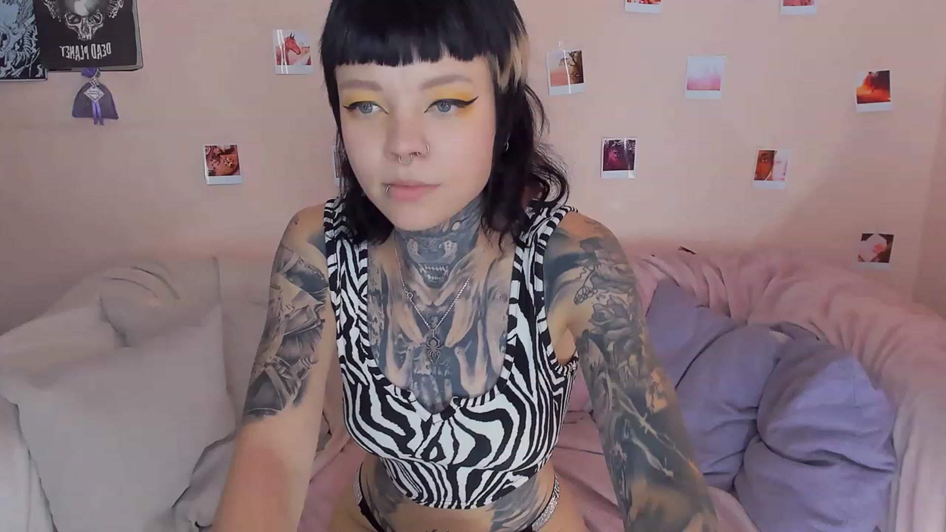 Gallery image thumbnail from LiluKayden's myfreecams stream on, 11/15/2022, 13:40 image 13 of 20