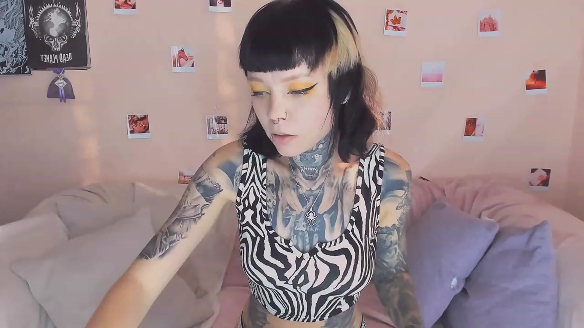 Gallery image thumbnail from LiluKayden's myfreecams stream on, 11/15/2022, 13:40 image 2 of 20