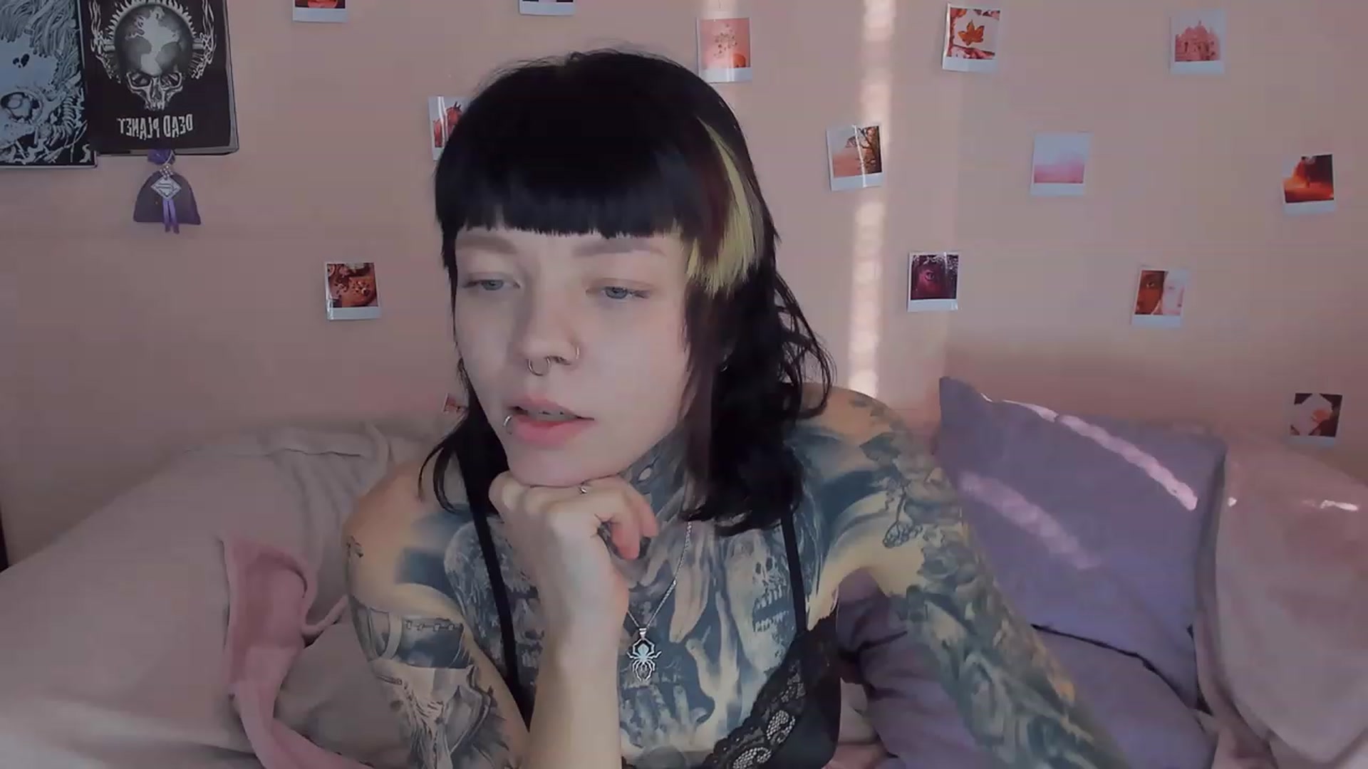 Gallery image thumbnail from LiluKayden's myfreecams stream on, 12/04/2022, 11:54 image 12 of 20