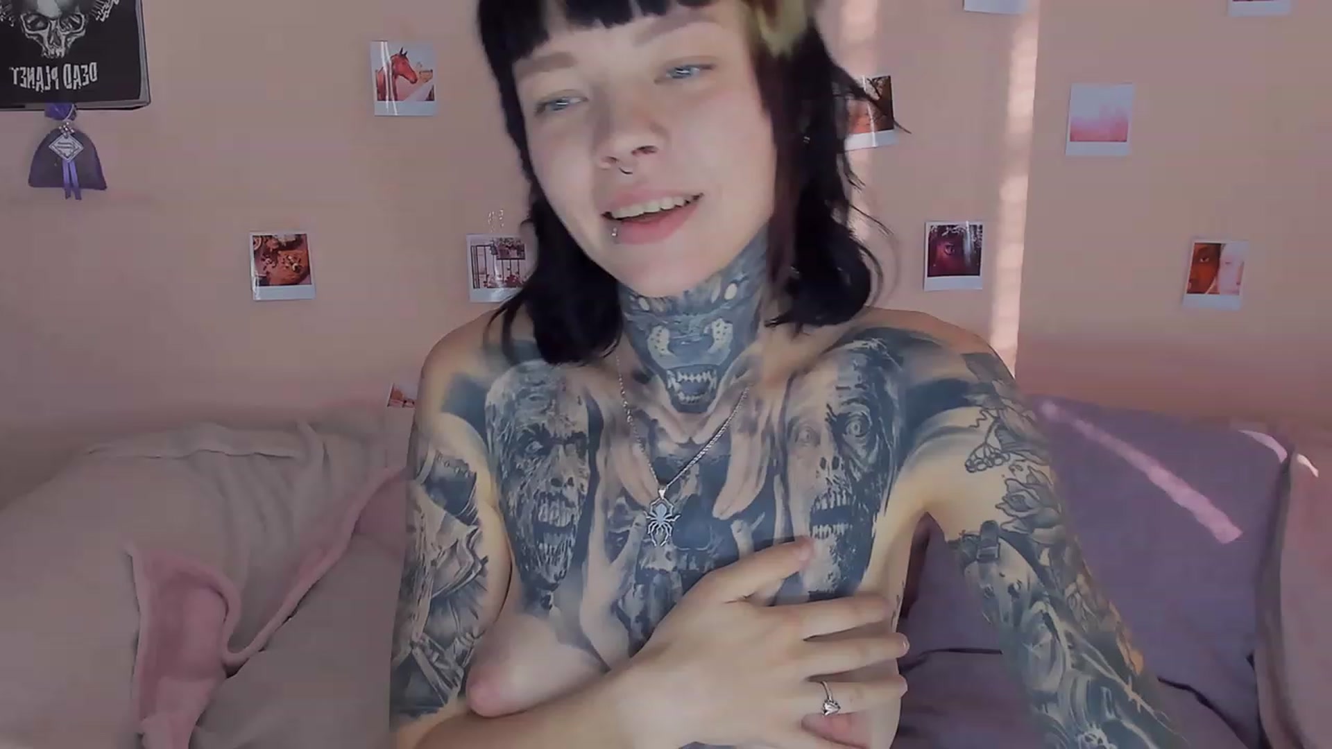 Gallery image thumbnail from LiluKayden's myfreecams stream on, 12/04/2022, 11:54 image 8 of 20