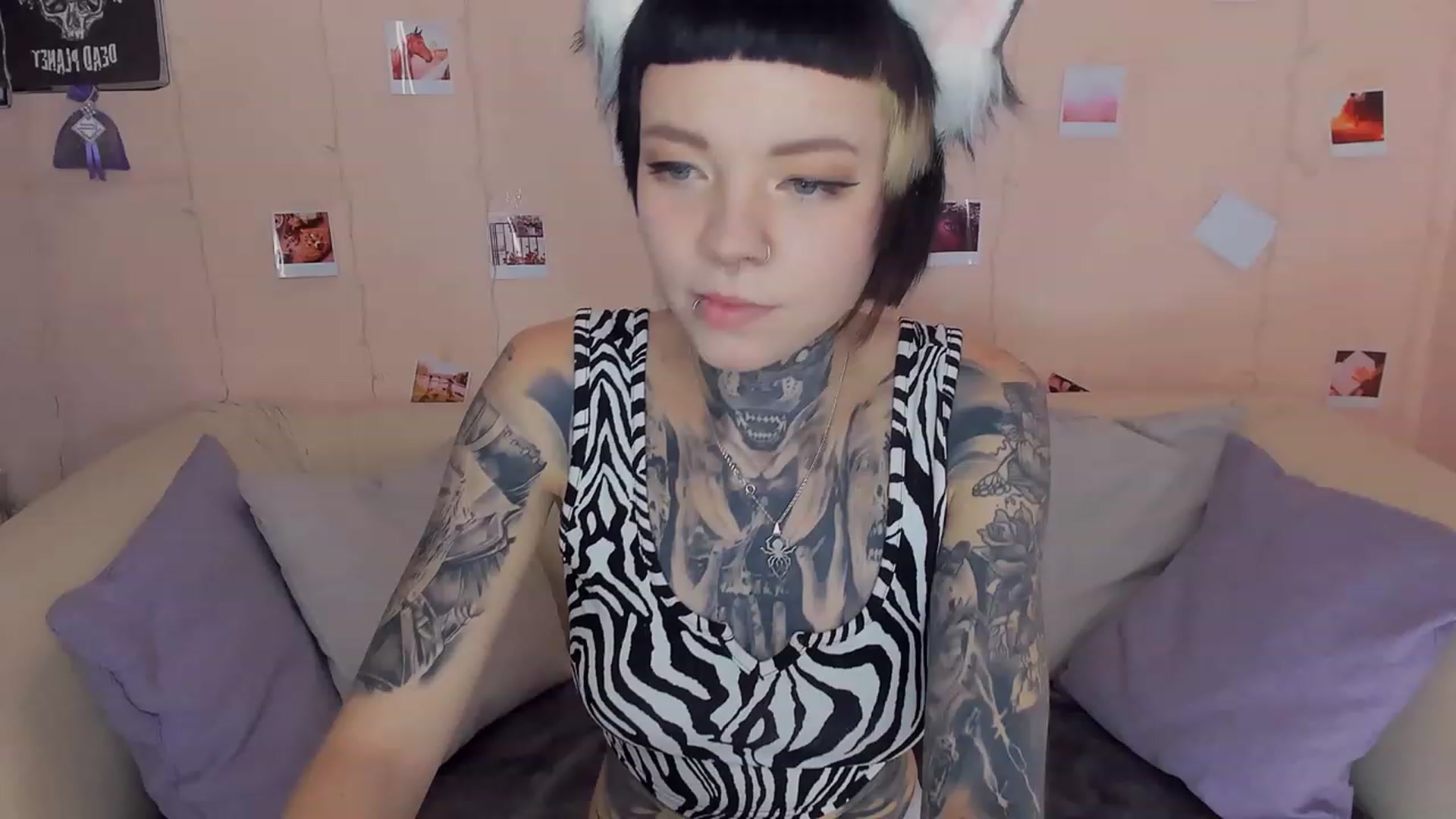 Gallery image thumbnail from LiluKayden's myfreecams stream on, 12/25/2022, 13:28 image 3 of 20