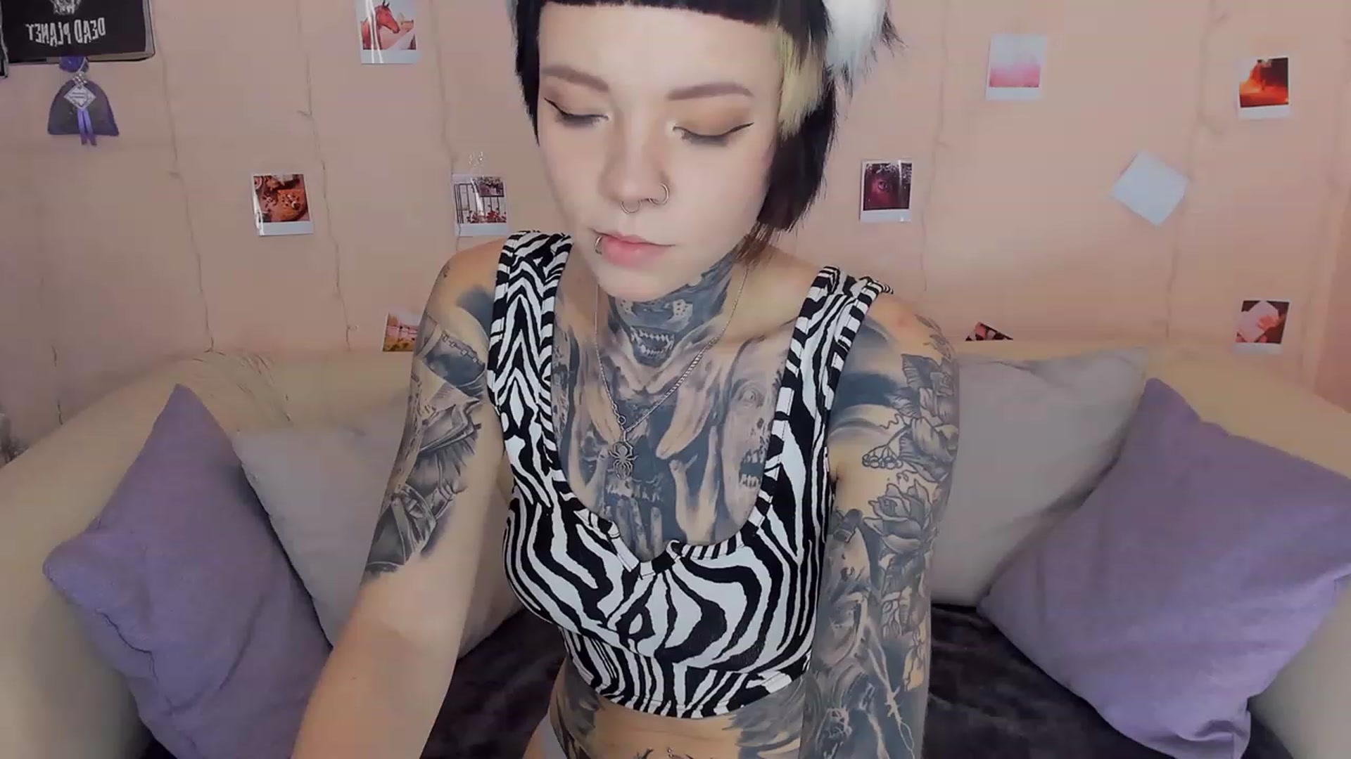 Gallery image thumbnail from LiluKayden's myfreecams stream on, 12/25/2022, 13:28 image 8 of 20