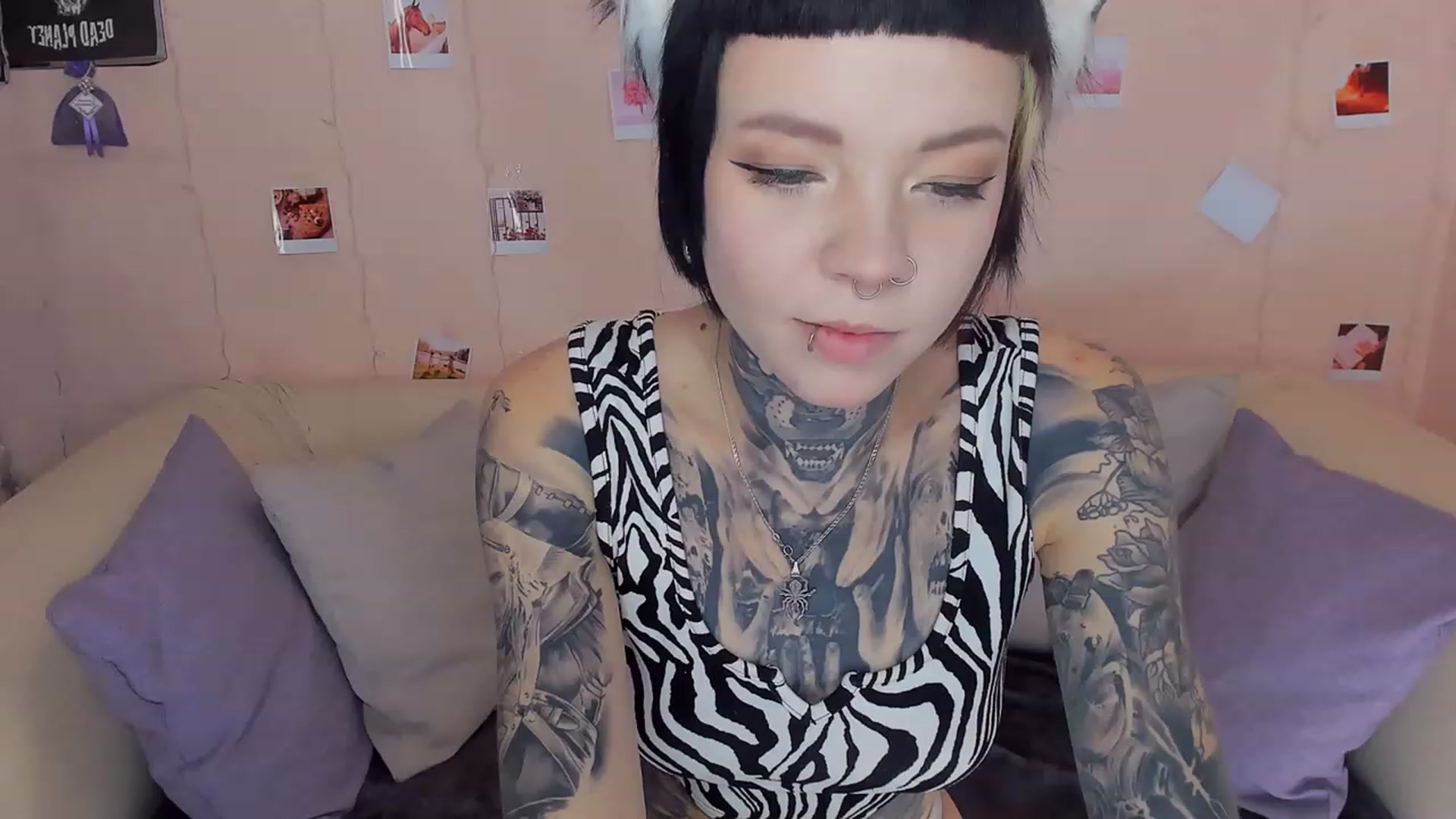 Gallery image thumbnail from LiluKayden's myfreecams stream on, 12/25/2022, 13:28 image 7 of 20