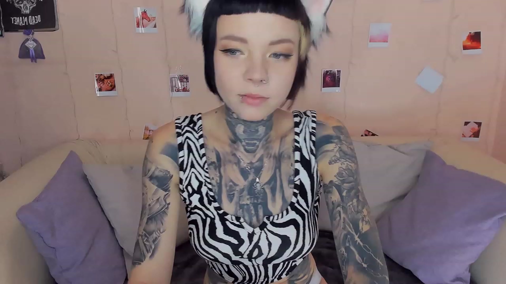 Gallery image thumbnail from LiluKayden's myfreecams stream on, 12/25/2022, 13:28 image 2 of 20
