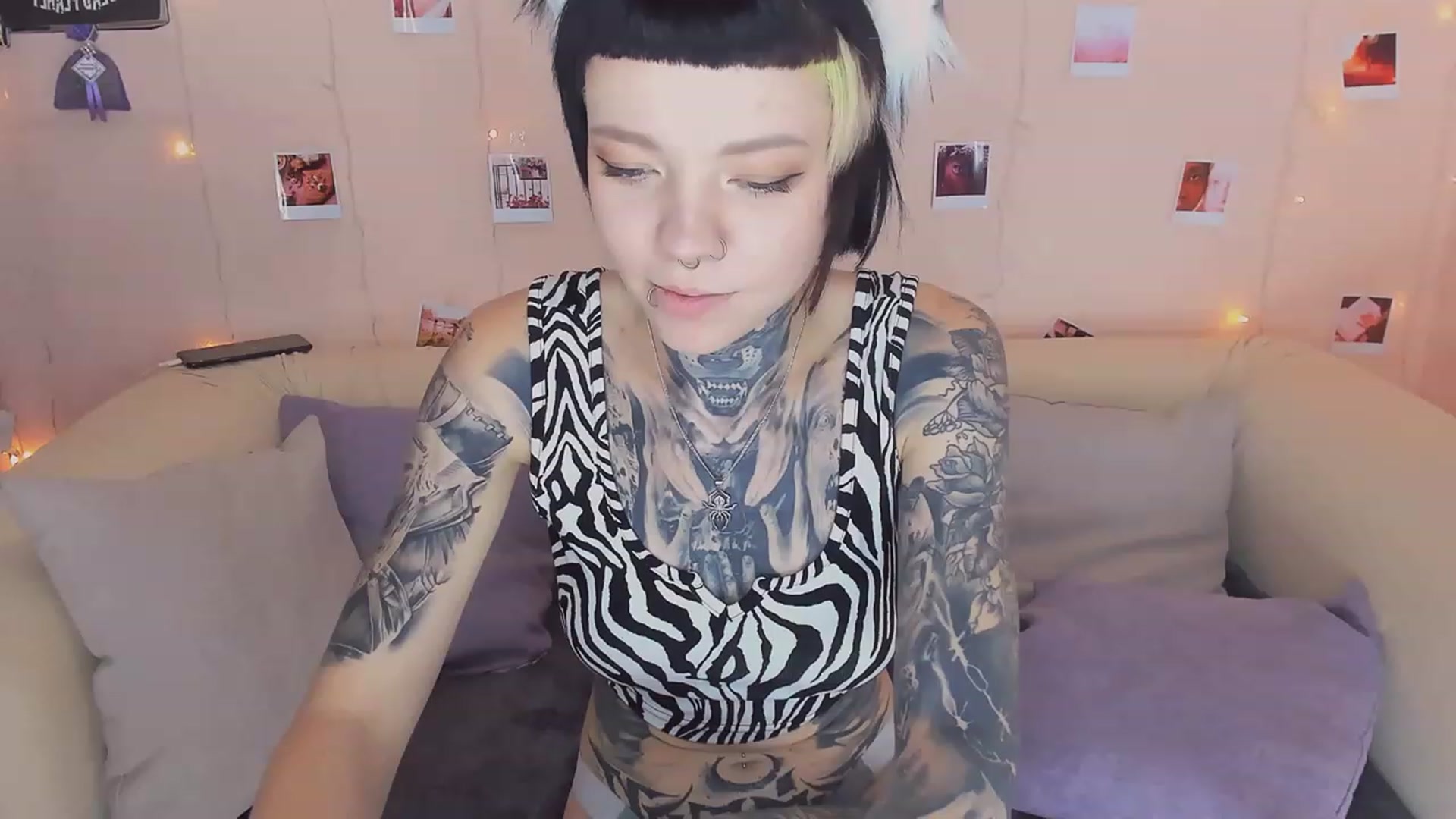Gallery image thumbnail from LiluKayden's myfreecams stream on, 12/26/2022, 11:14 image 5 of 20