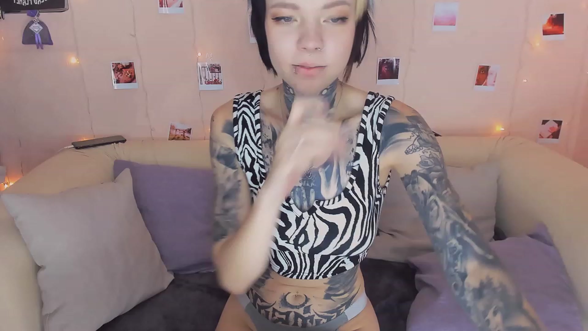 Gallery image thumbnail from LiluKayden's myfreecams stream on, 12/26/2022, 11:14 image 1 of 20
