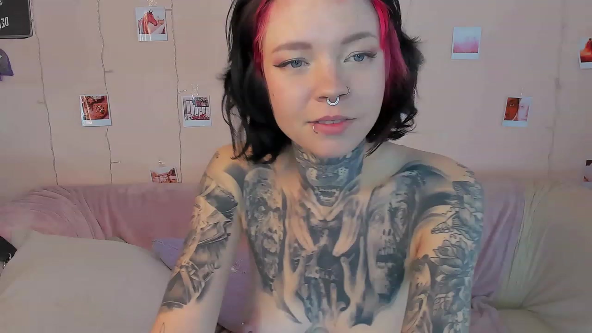Gallery image thumbnail from LiluKayden's myfreecams stream on, 05/13/2023, 15:00 image 20 of 20