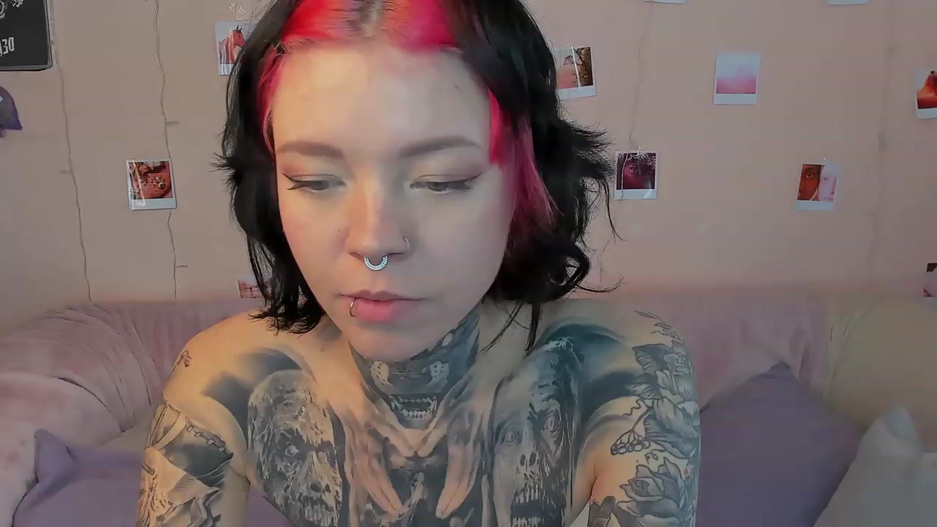 Gallery image thumbnail from LiluKayden's myfreecams stream on, 05/13/2023, 15:00 image 14 of 20