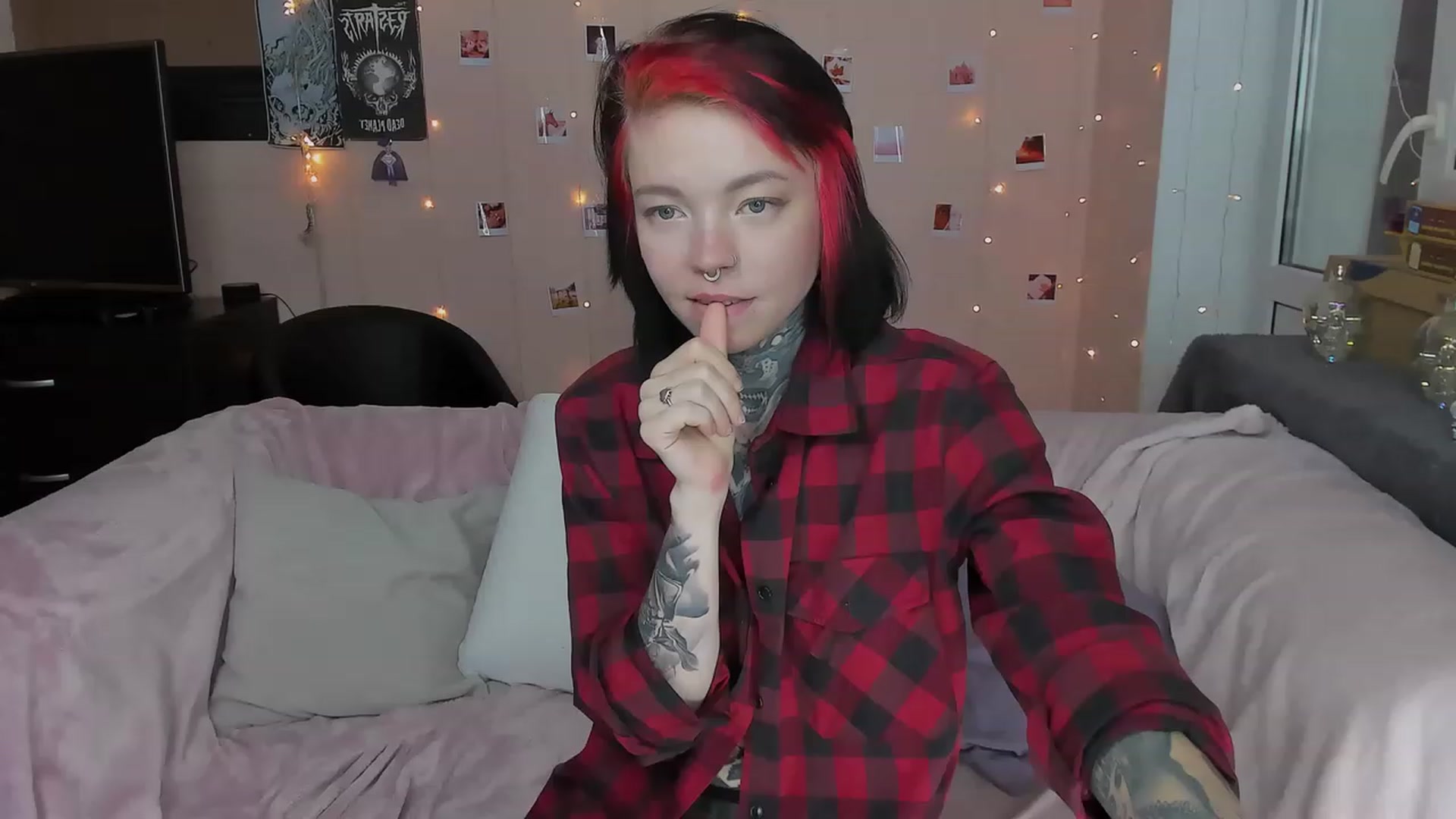 Gallery image thumbnail from LiluKayden's myfreecams stream on, 06/01/2023, 12:54 image 7 of 20