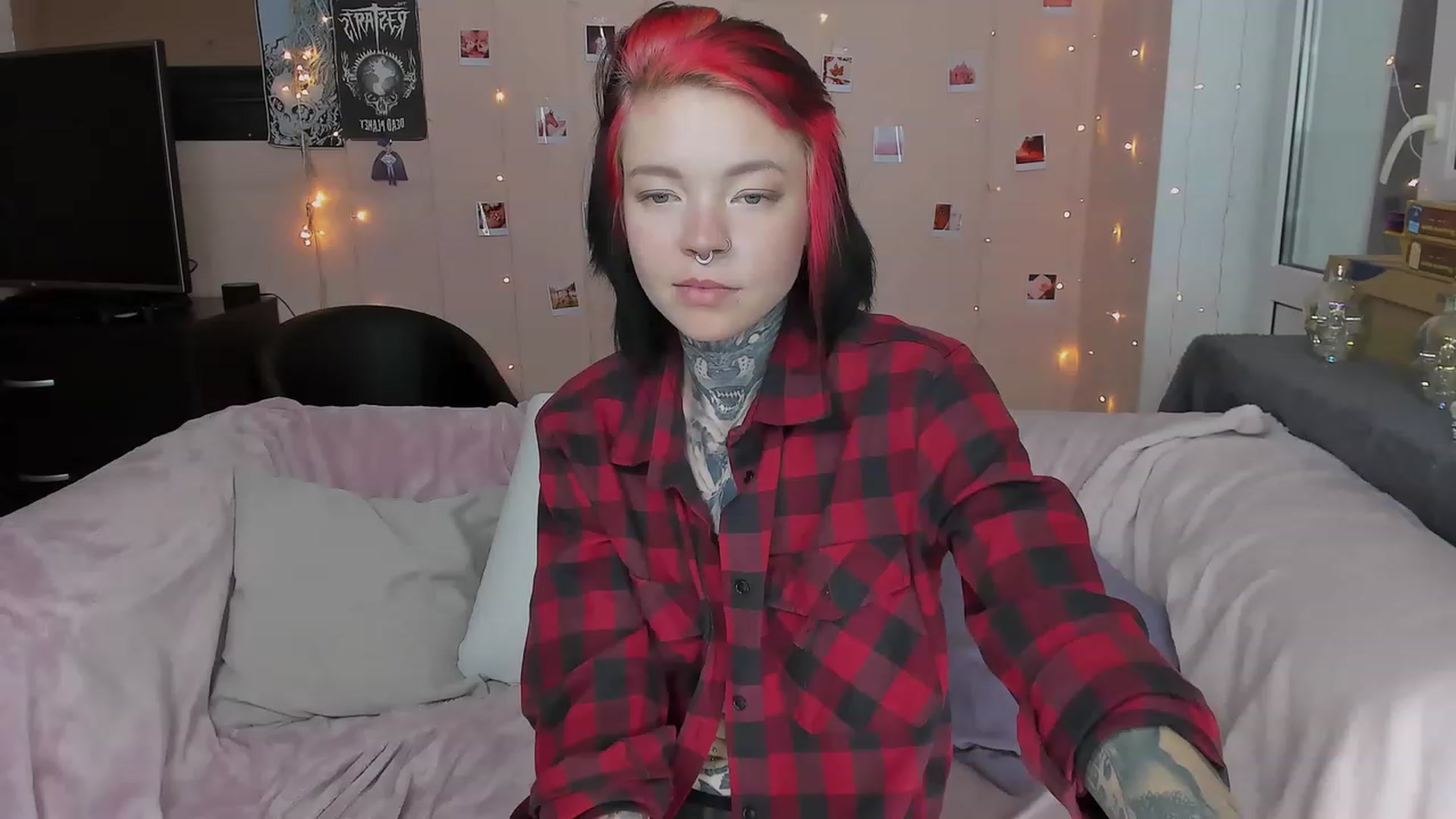 Gallery image thumbnail from LiluKayden's myfreecams stream on, 06/01/2023, 12:54 image 8 of 20