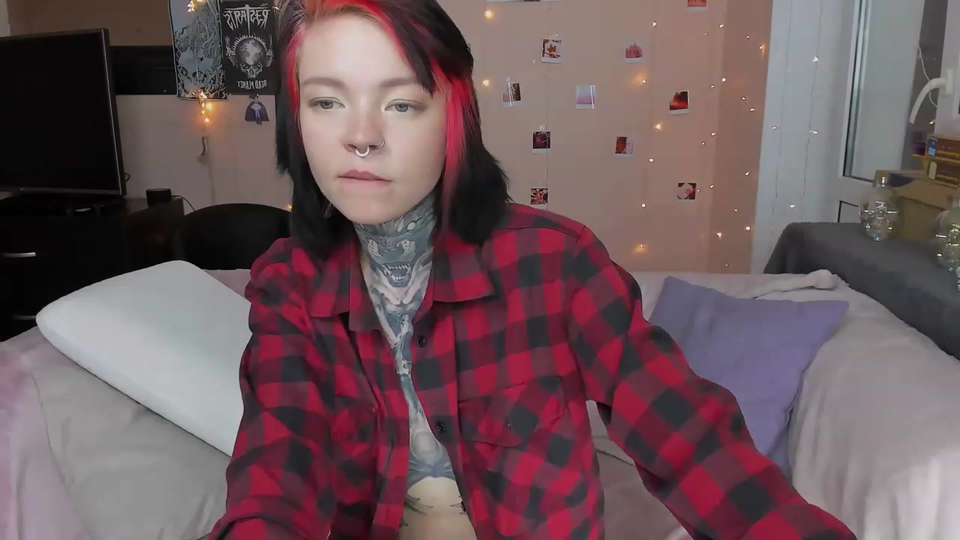 Gallery image thumbnail from LiluKayden's myfreecams stream on, 06/01/2023, 12:54 image 15 of 20