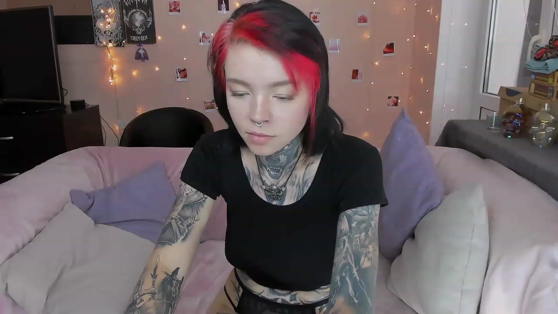 Gallery image thumbnail from LiluKayden's myfreecams stream on, 06/02/2023, 10:39 image 4 of 20