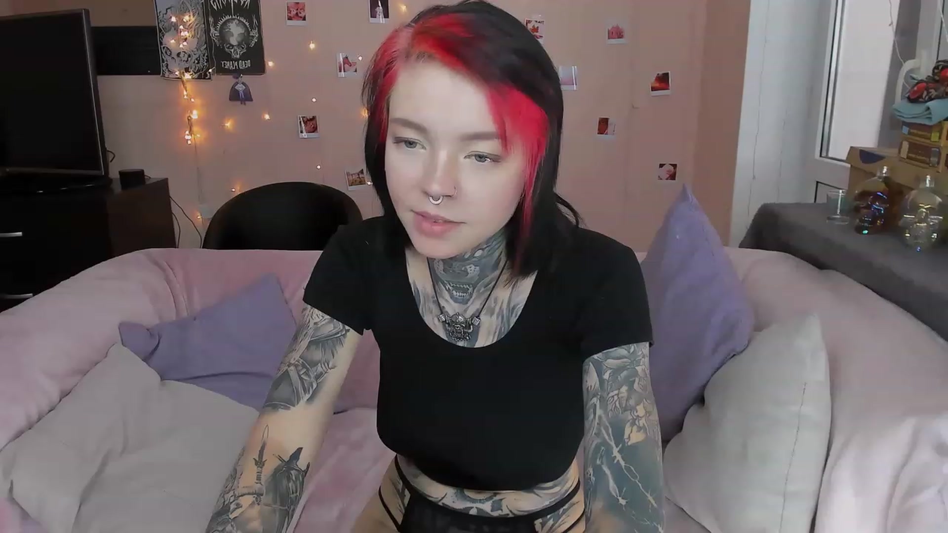Gallery image thumbnail from LiluKayden's myfreecams stream on, 06/02/2023, 10:39 image 2 of 20