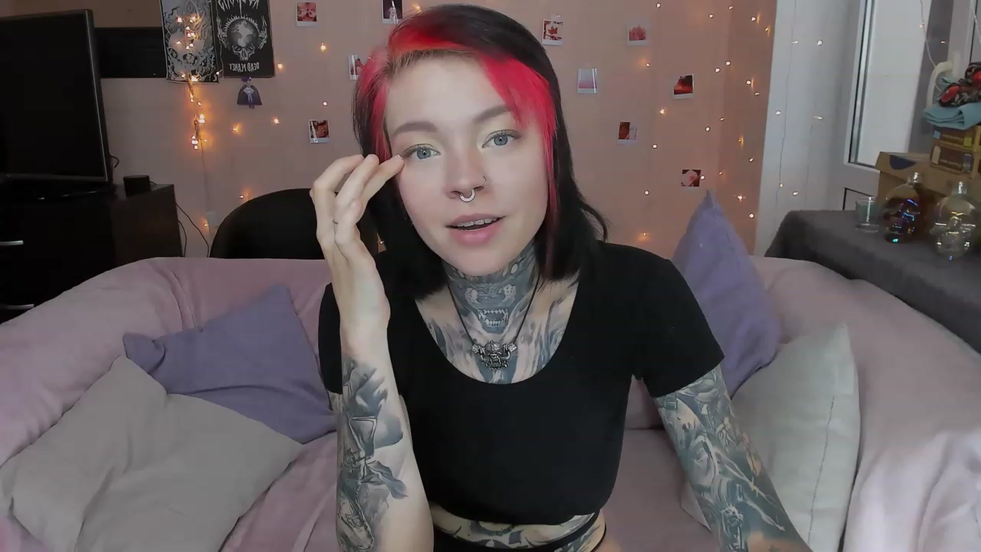 Gallery image thumbnail from LiluKayden's myfreecams stream on, 06/02/2023, 10:39 image 1 of 20