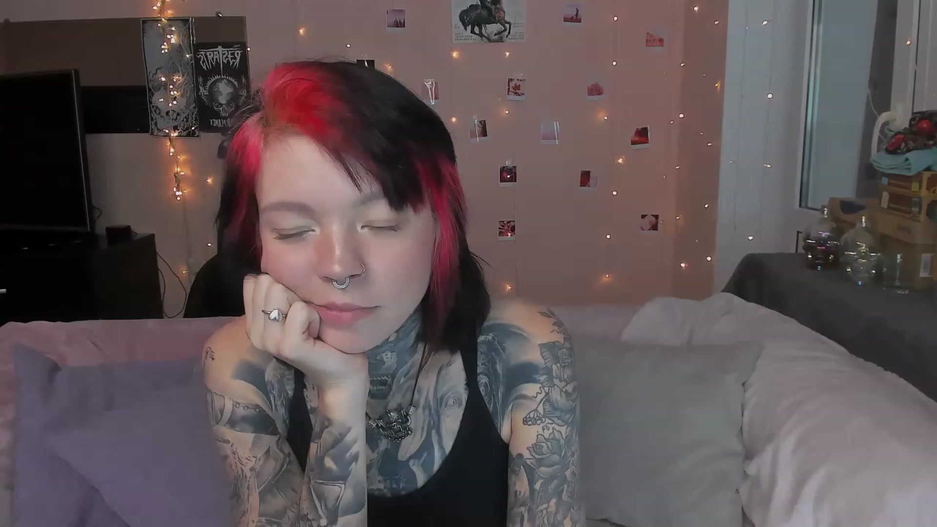 Gallery image thumbnail from LiluKayden's myfreecams stream on, 06/03/2023, 14:48 image 11 of 20