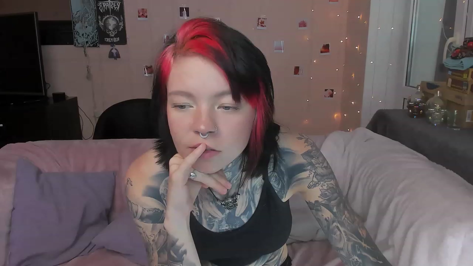 Gallery image thumbnail from LiluKayden's myfreecams stream on, 06/03/2023, 14:48 image 19 of 20
