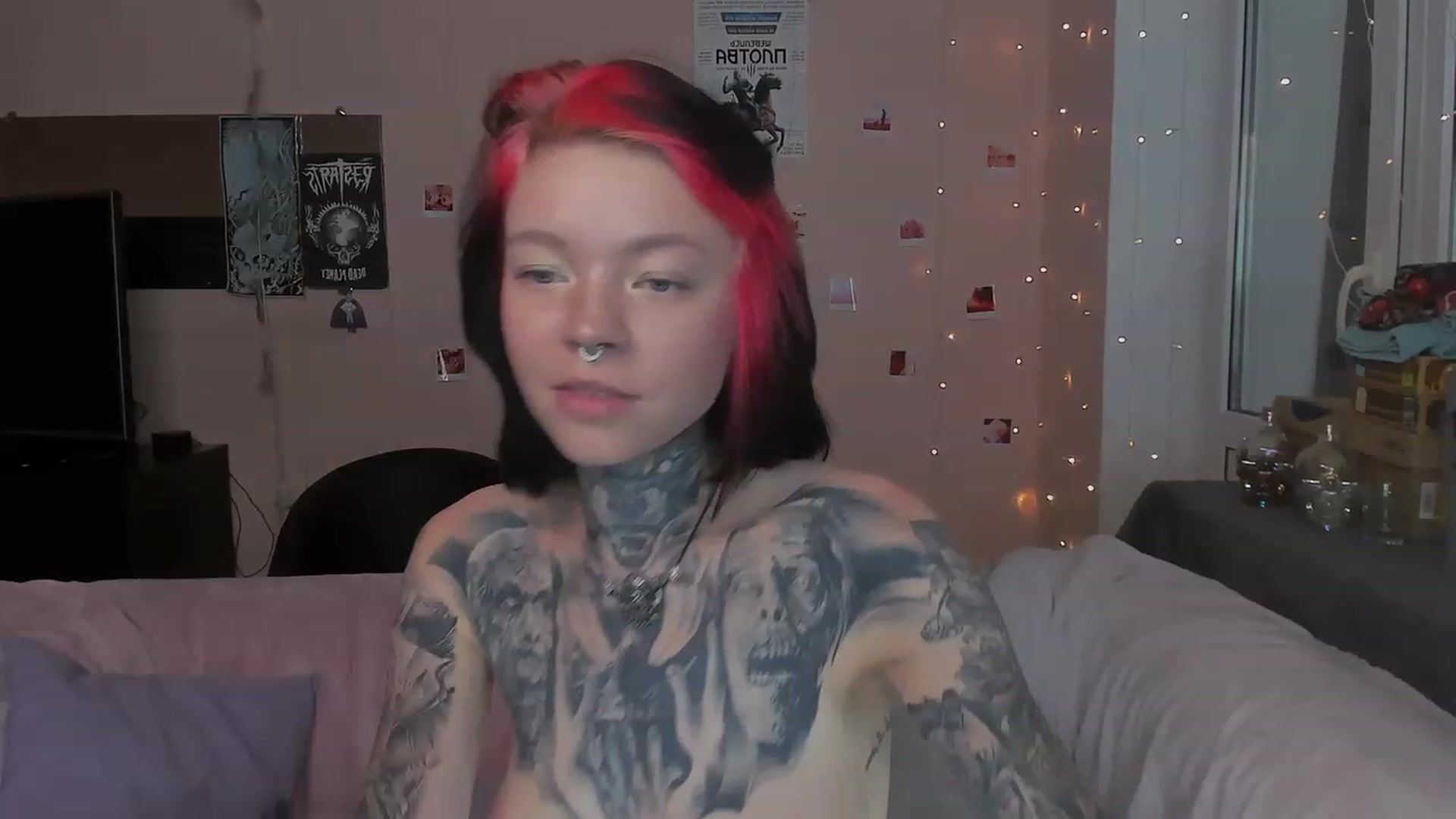 Gallery image thumbnail from LiluKayden's myfreecams stream on, 06/03/2023, 14:48 image 16 of 20