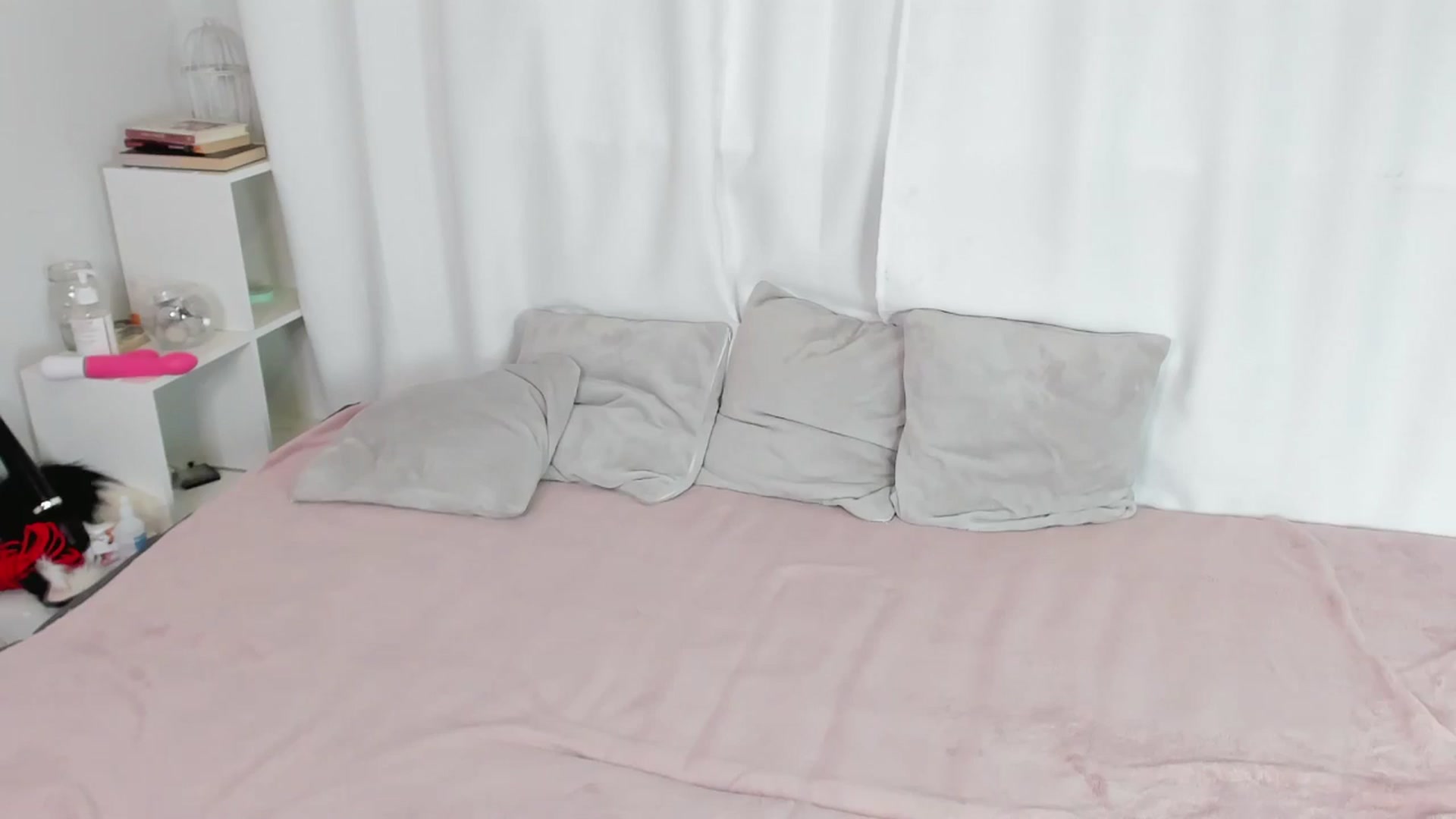 Gallery image thumbnail from LiluKayden's myfreecams stream on, 05/12/2024, 16:57 image 11 of 20