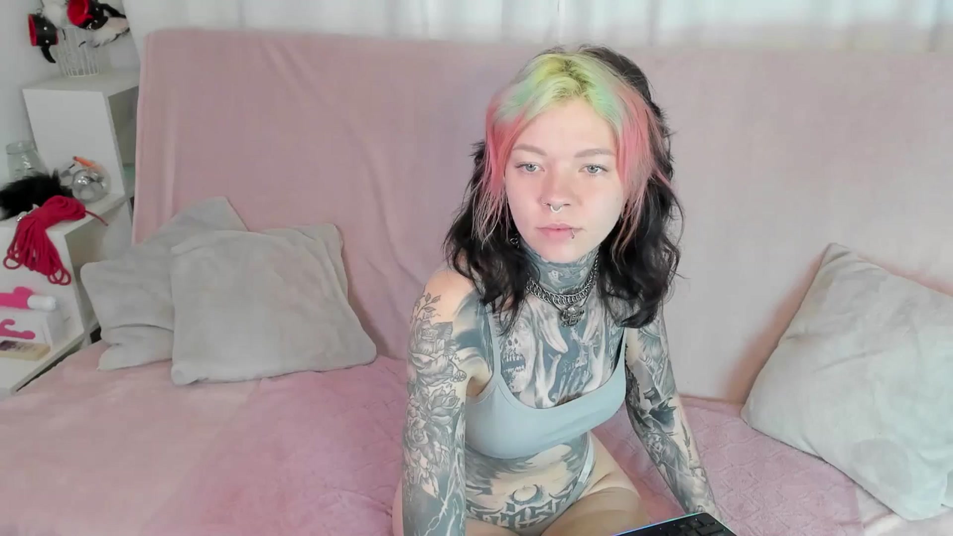 Gallery image thumbnail from LiluKayden's myfreecams stream on, 06/06/2024, 17:47 image 16 of 20