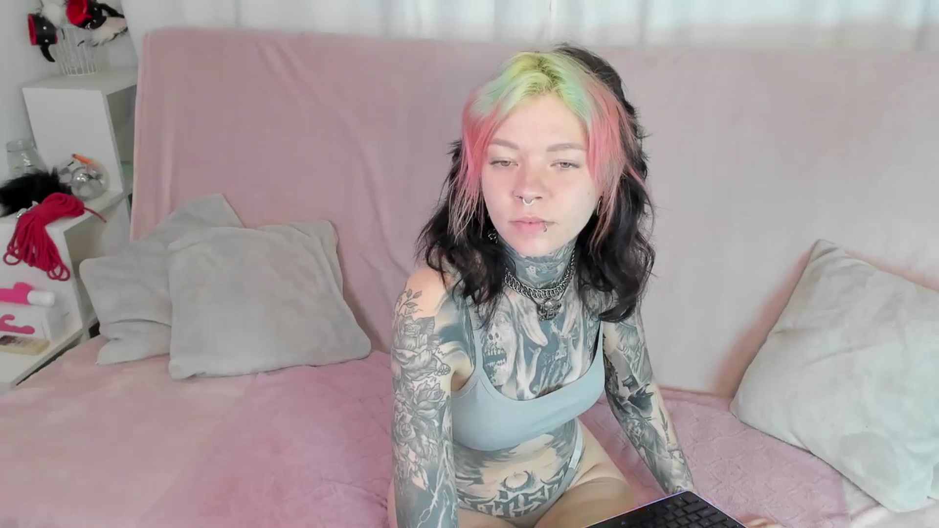 Gallery image thumbnail from LiluKayden's myfreecams stream on, 06/06/2024, 17:47 image 15 of 20