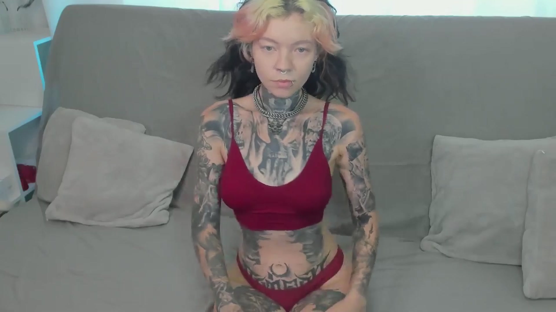 Gallery image thumbnail from LiluKayden's myfreecams stream on, 07/09/2024, 15:16 image 6 of 20
