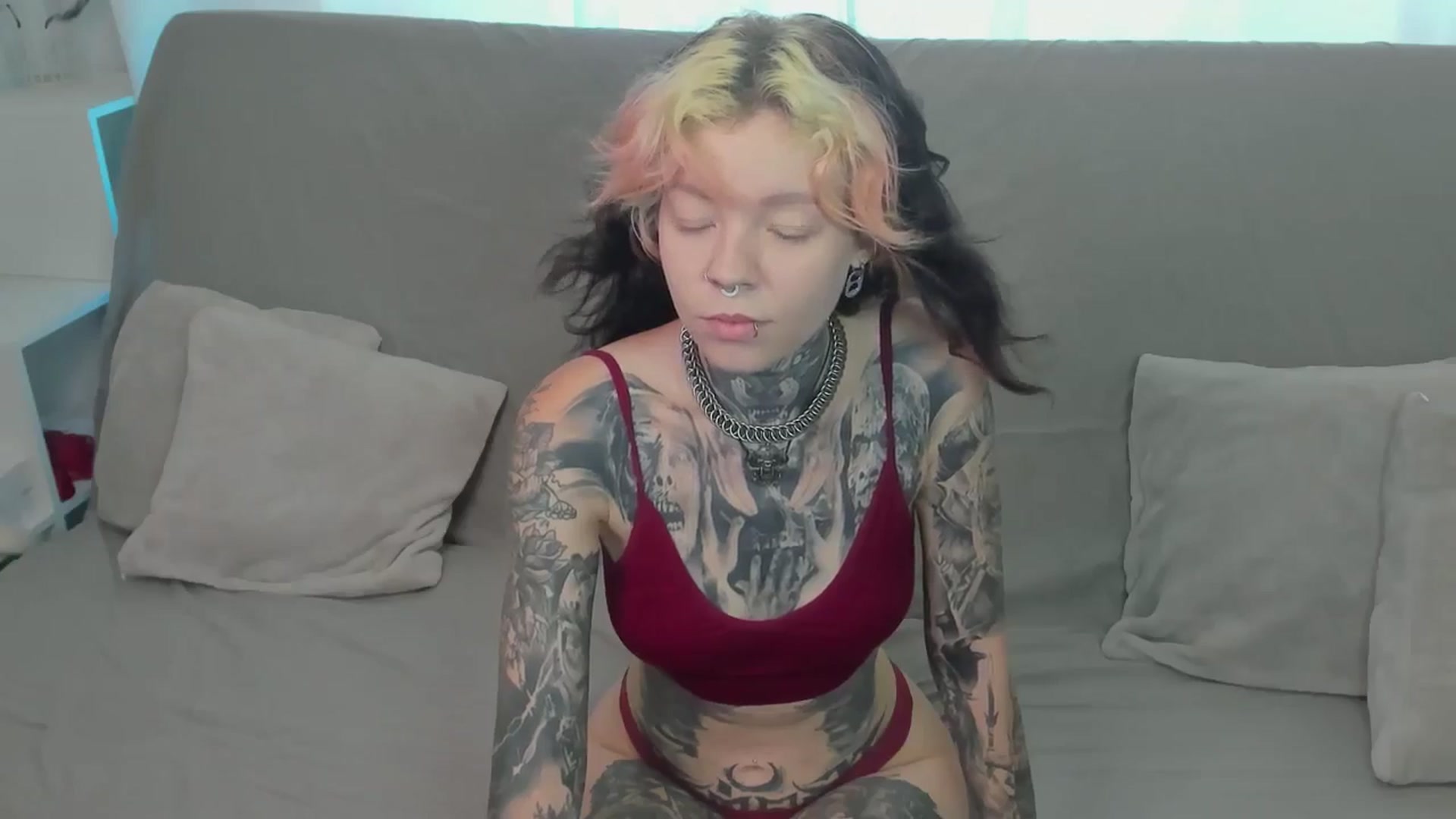 Gallery image thumbnail from LiluKayden's myfreecams stream on, 07/09/2024, 15:16 image 3 of 20