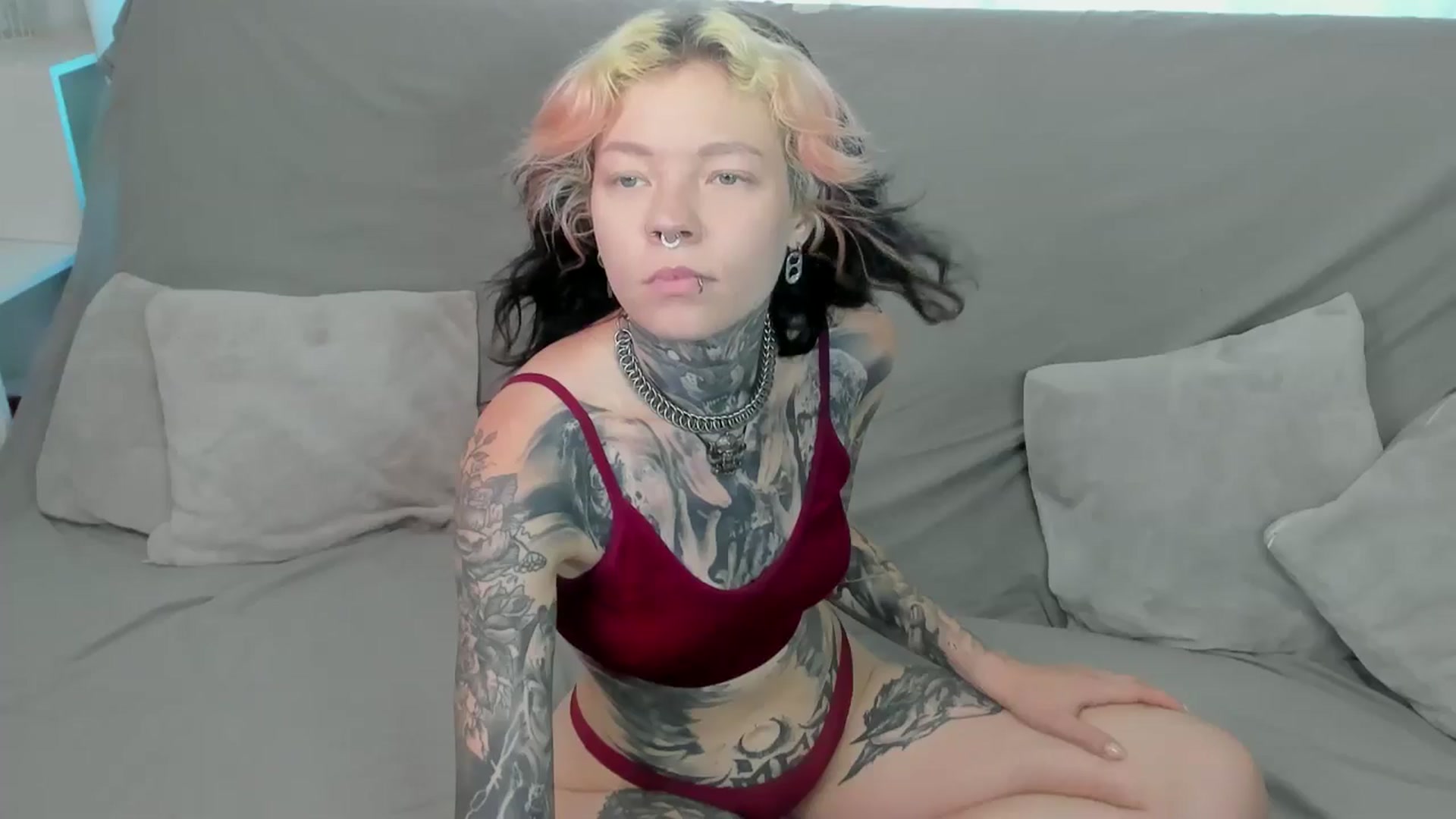 Gallery image thumbnail from LiluKayden's myfreecams stream on, 07/09/2024, 18:52 image 3 of 20