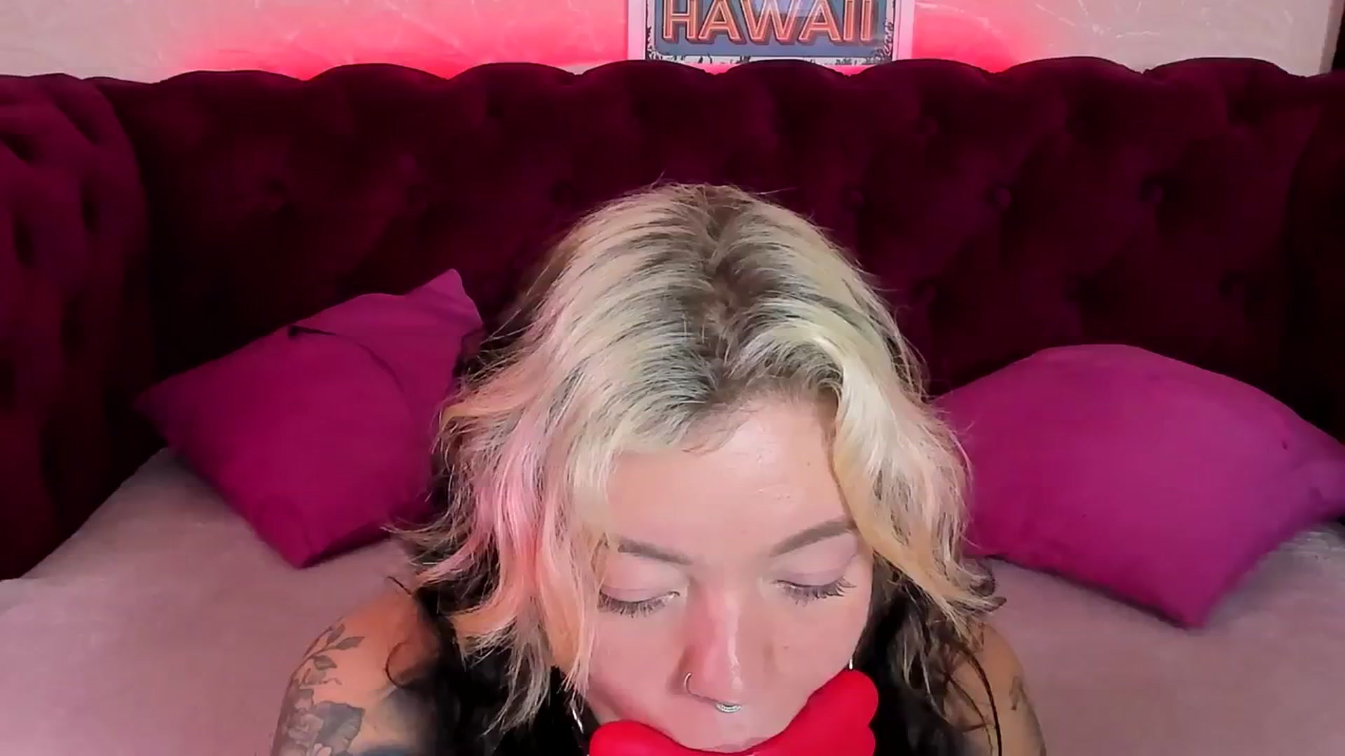 Gallery image thumbnail from LiluKayden's myfreecams stream on, 09/25/2024, 18:31 image 2 of 20