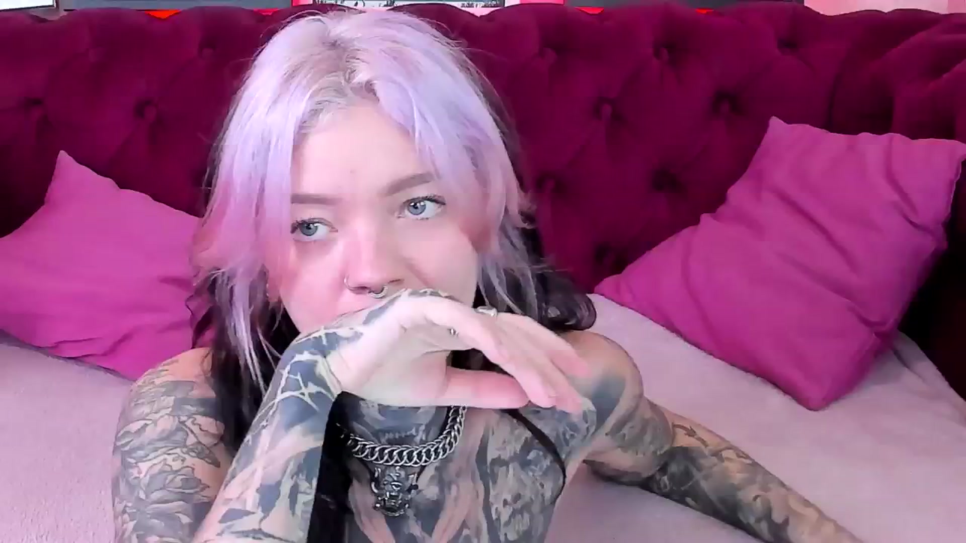 Gallery image thumbnail from LiluKayden's myfreecams stream on, 10/14/2024, 18:36 image 1 of 20