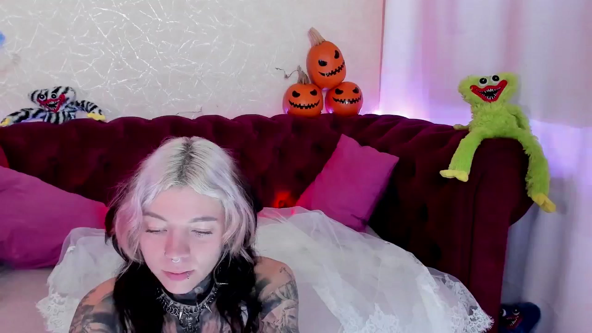 Gallery image thumbnail from LiluKayden's myfreecams stream on, 10/30/2024, 14:47 image 18 of 20