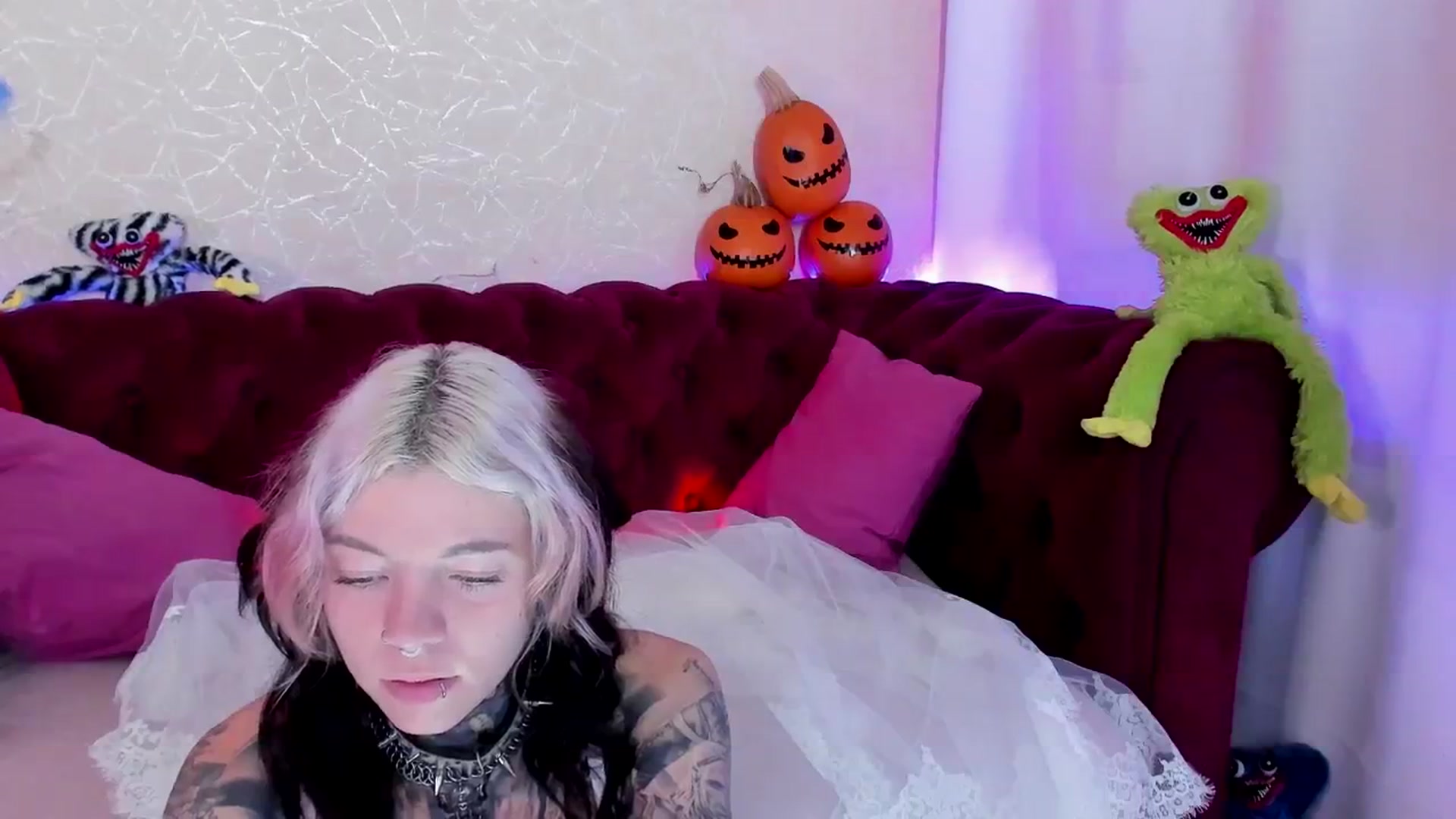Gallery image thumbnail from LiluKayden's myfreecams stream on, 10/30/2024, 14:47 image 17 of 20