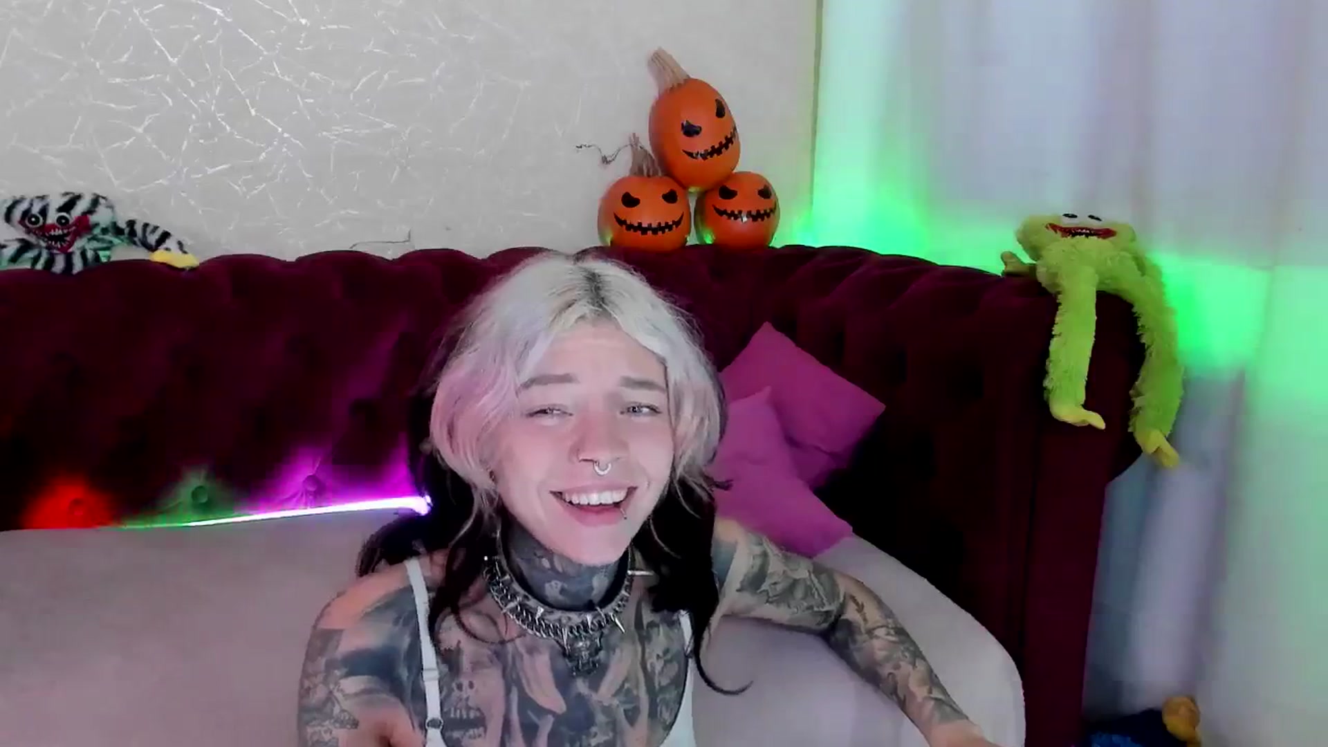 Gallery image thumbnail from LiluKayden's myfreecams stream on, 10/30/2024, 16:25 image 3 of 20