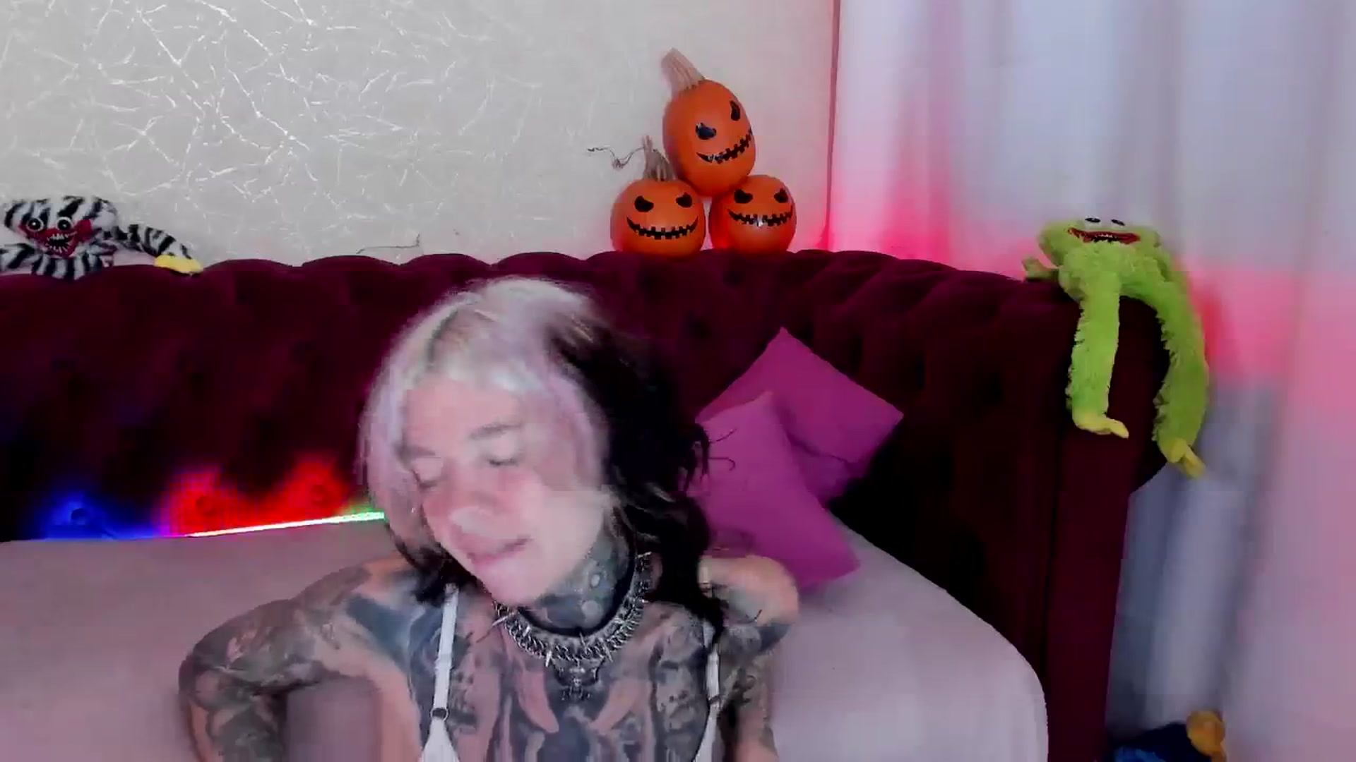 Gallery image thumbnail from LiluKayden's myfreecams stream on, 10/30/2024, 16:25 image 4 of 20