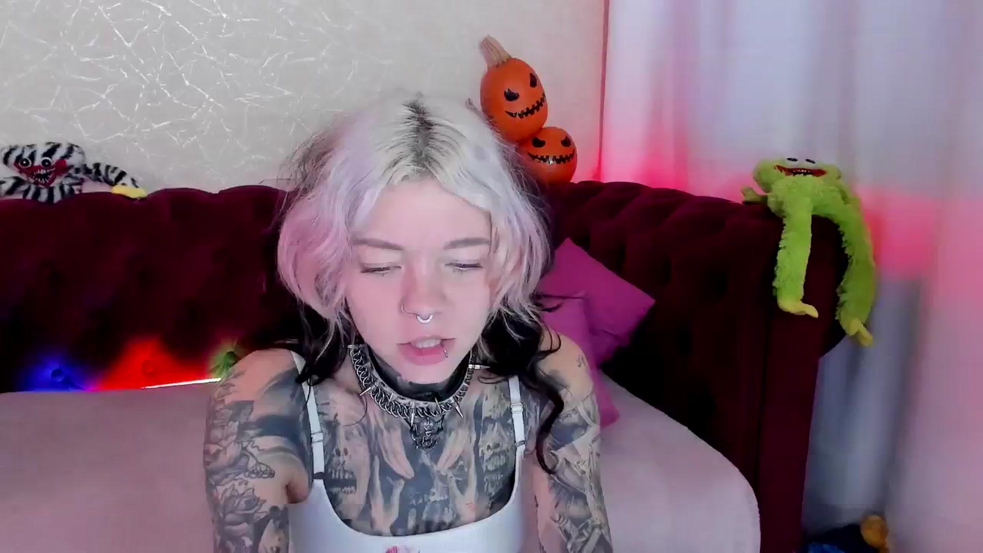 Gallery image thumbnail from LiluKayden's myfreecams stream on, 10/30/2024, 16:25 image 1 of 20