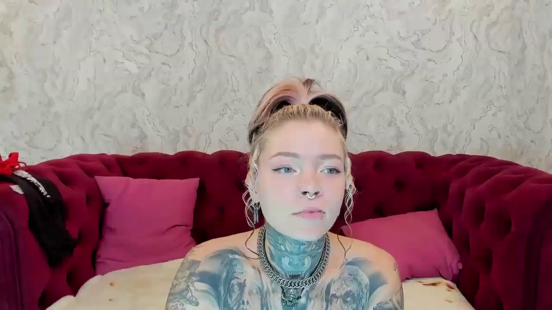 Gallery image thumbnail from LiluKayden's myfreecams stream on, 11/15/2024, 16:09 image 17 of 20