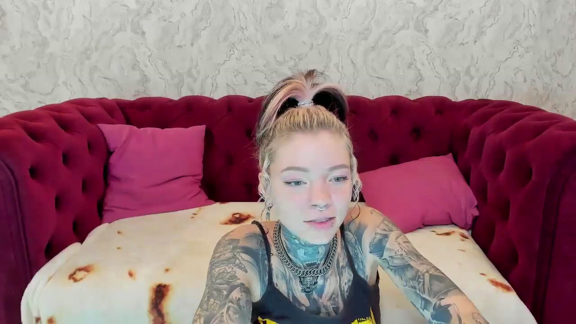 Gallery image thumbnail from LiluKayden's myfreecams stream on, 11/15/2024, 16:29 image 17 of 20
