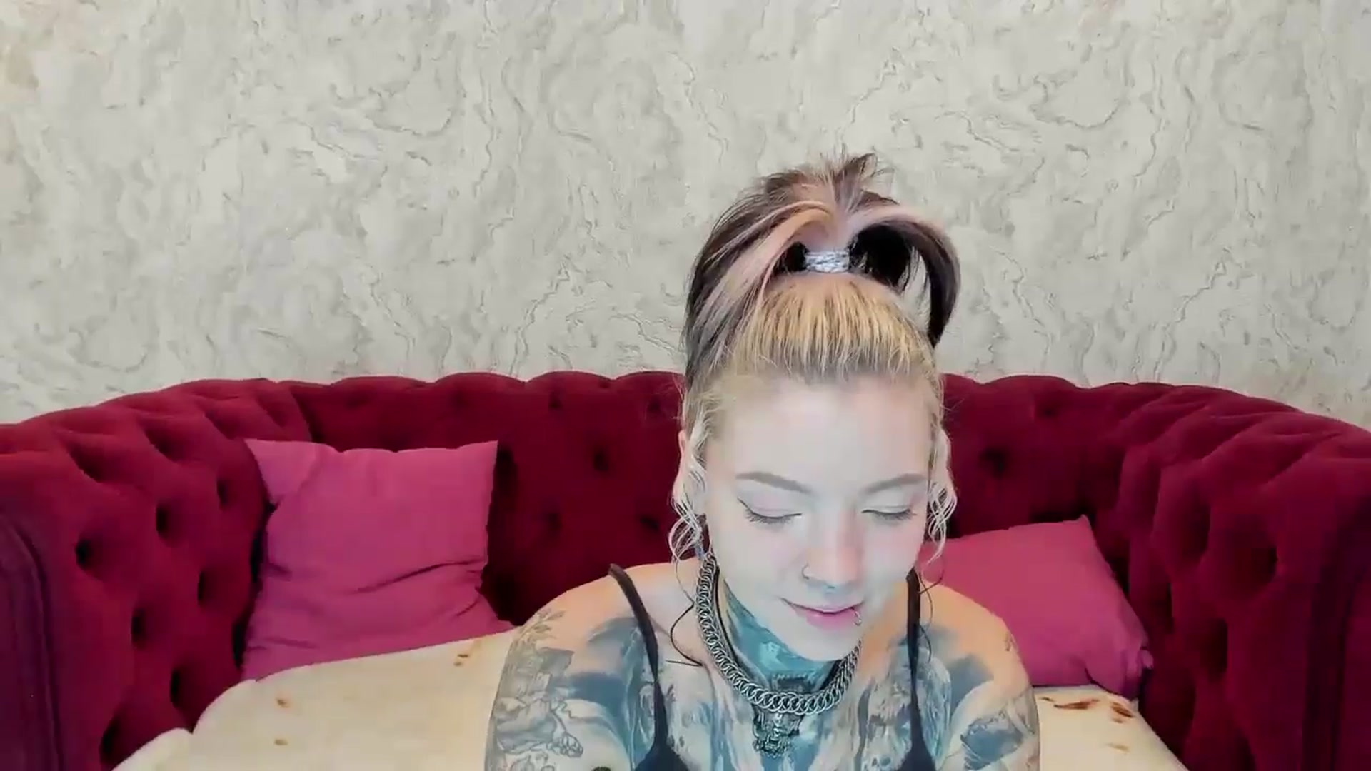Gallery image thumbnail from LiluKayden's myfreecams stream on, 11/15/2024, 16:29 image 4 of 20