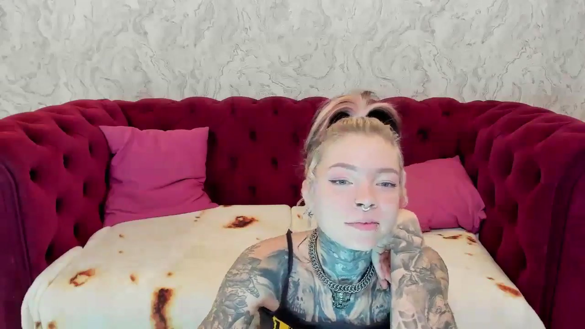 Gallery image thumbnail from LiluKayden's myfreecams stream on, 11/15/2024, 16:29 image 14 of 20