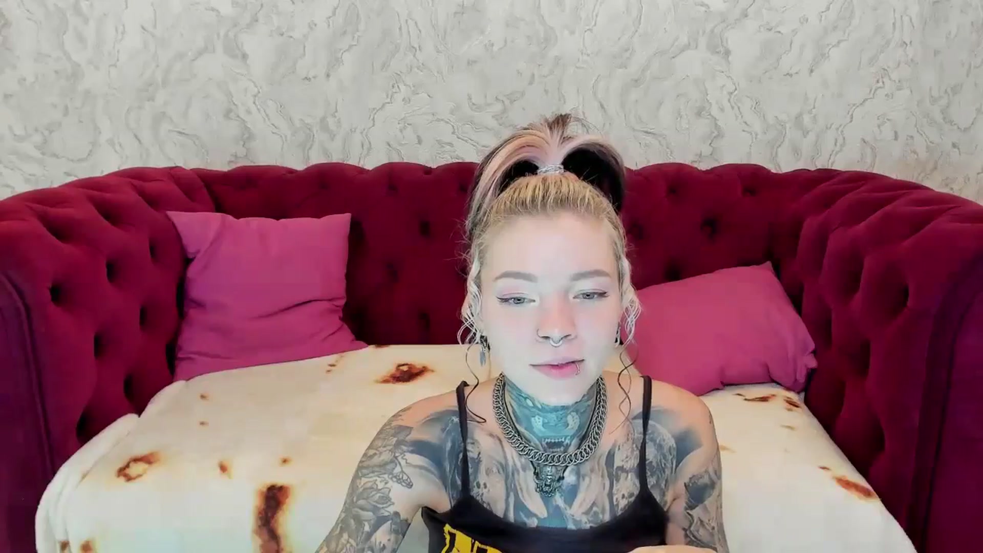 Gallery image thumbnail from LiluKayden's myfreecams stream on, 11/15/2024, 16:29 image 15 of 20