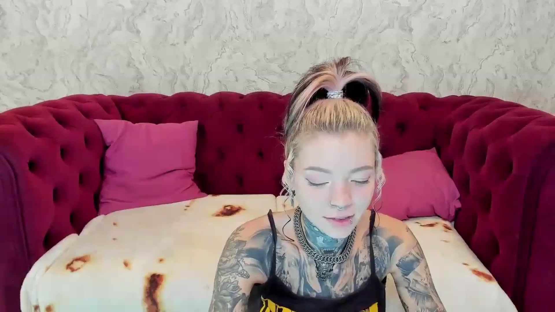Gallery image thumbnail from LiluKayden's myfreecams stream on, 11/15/2024, 16:29 image 11 of 20