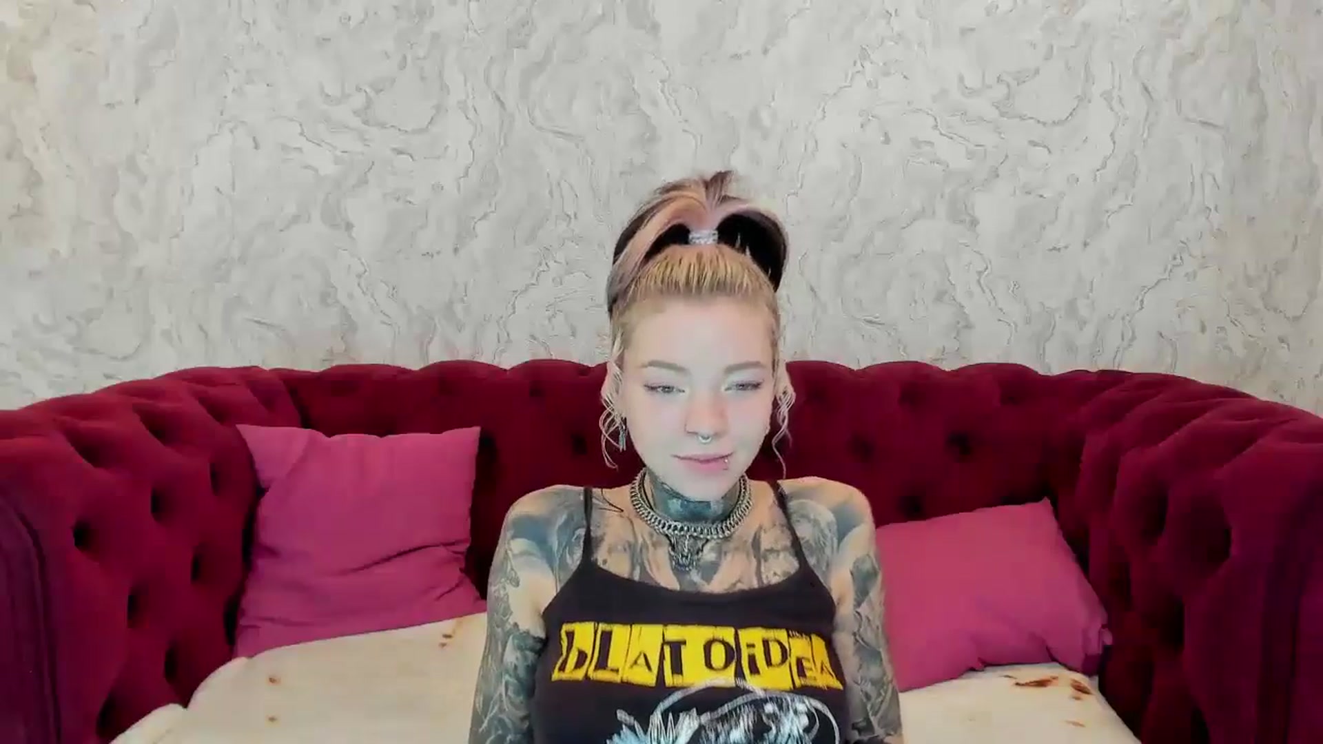 Gallery image thumbnail from LiluKayden's myfreecams stream on, 11/15/2024, 16:29 image 2 of 20