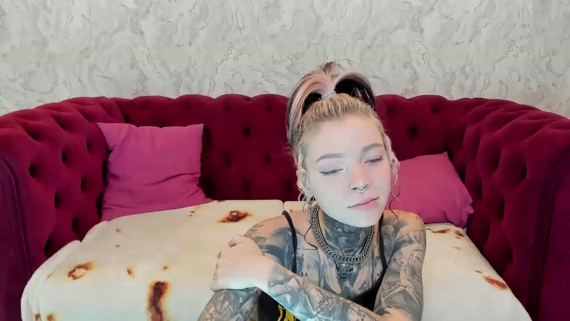 Gallery image thumbnail from LiluKayden's myfreecams stream on, 11/15/2024, 16:29 image 9 of 20