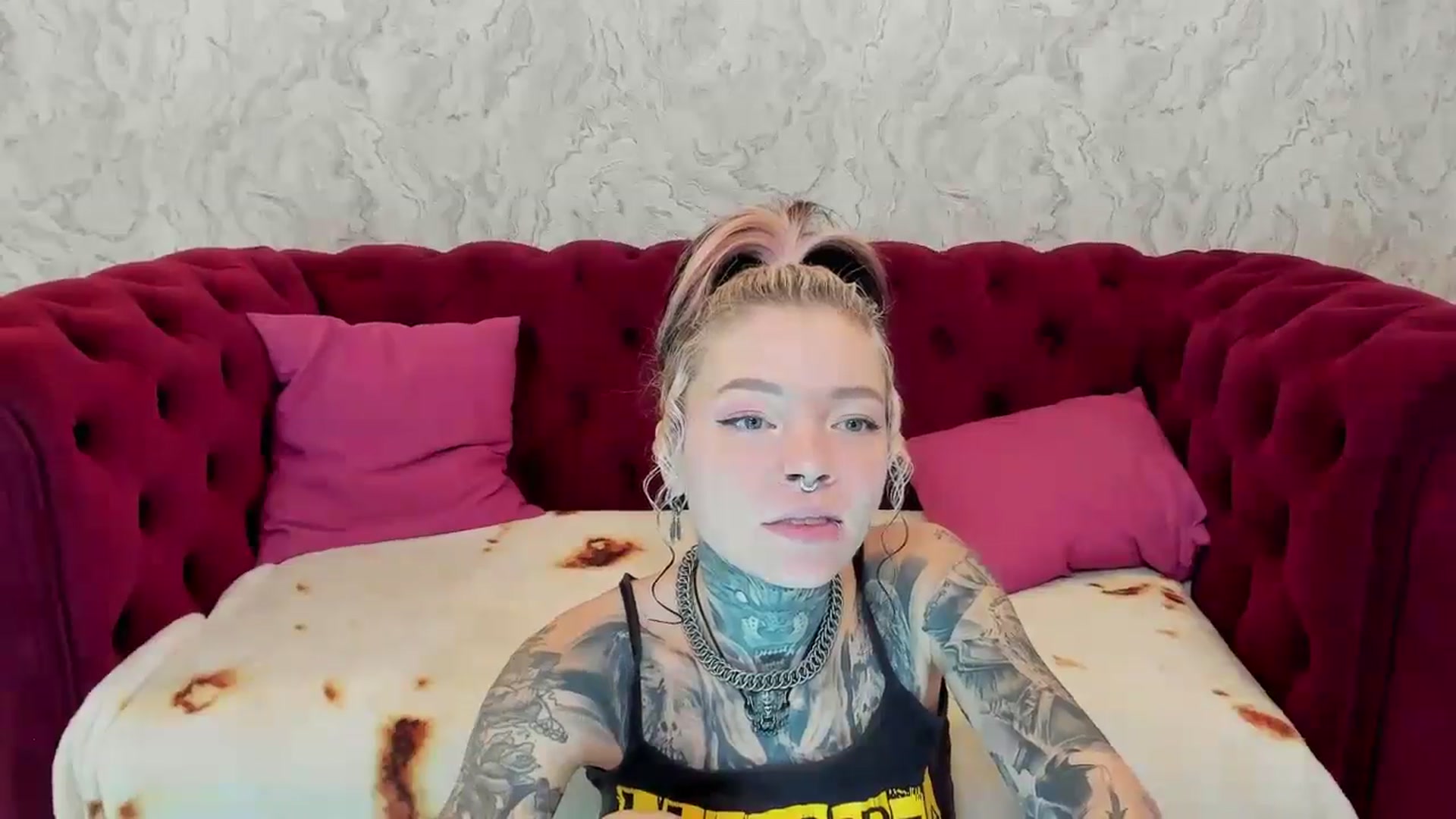 Gallery image thumbnail from LiluKayden's myfreecams stream on, 11/15/2024, 16:29 image 13 of 20