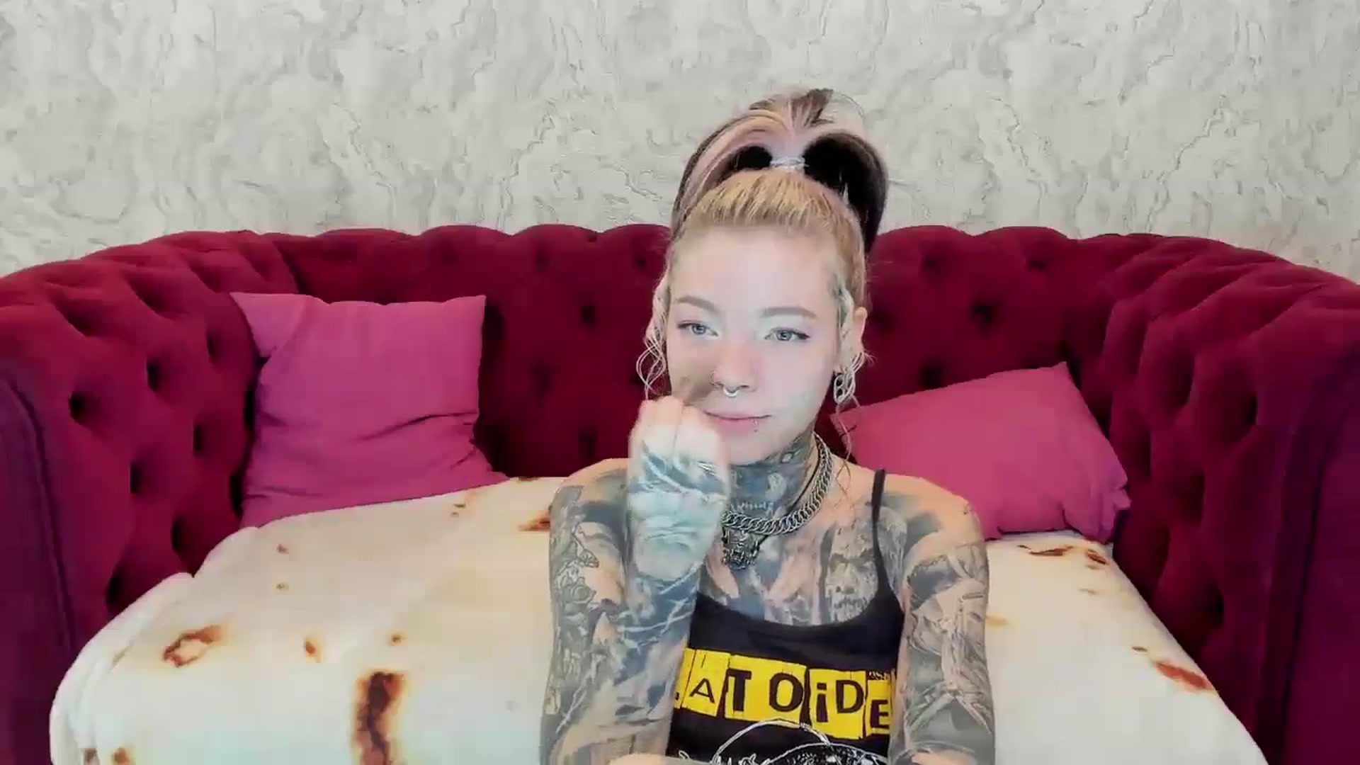 Gallery image thumbnail from LiluKayden's myfreecams stream on, 11/15/2024, 16:29 image 7 of 20