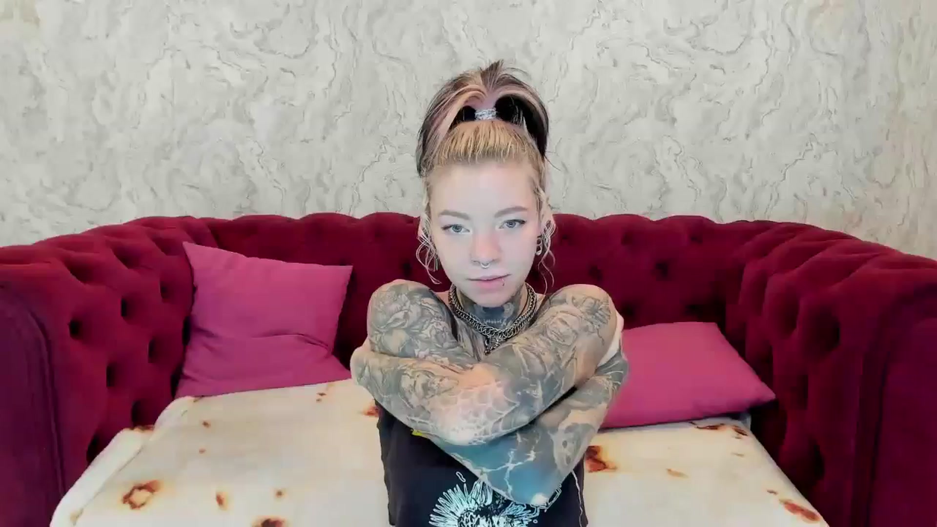 Gallery image thumbnail from LiluKayden's myfreecams stream on, 11/15/2024, 18:15 image 1 of 20