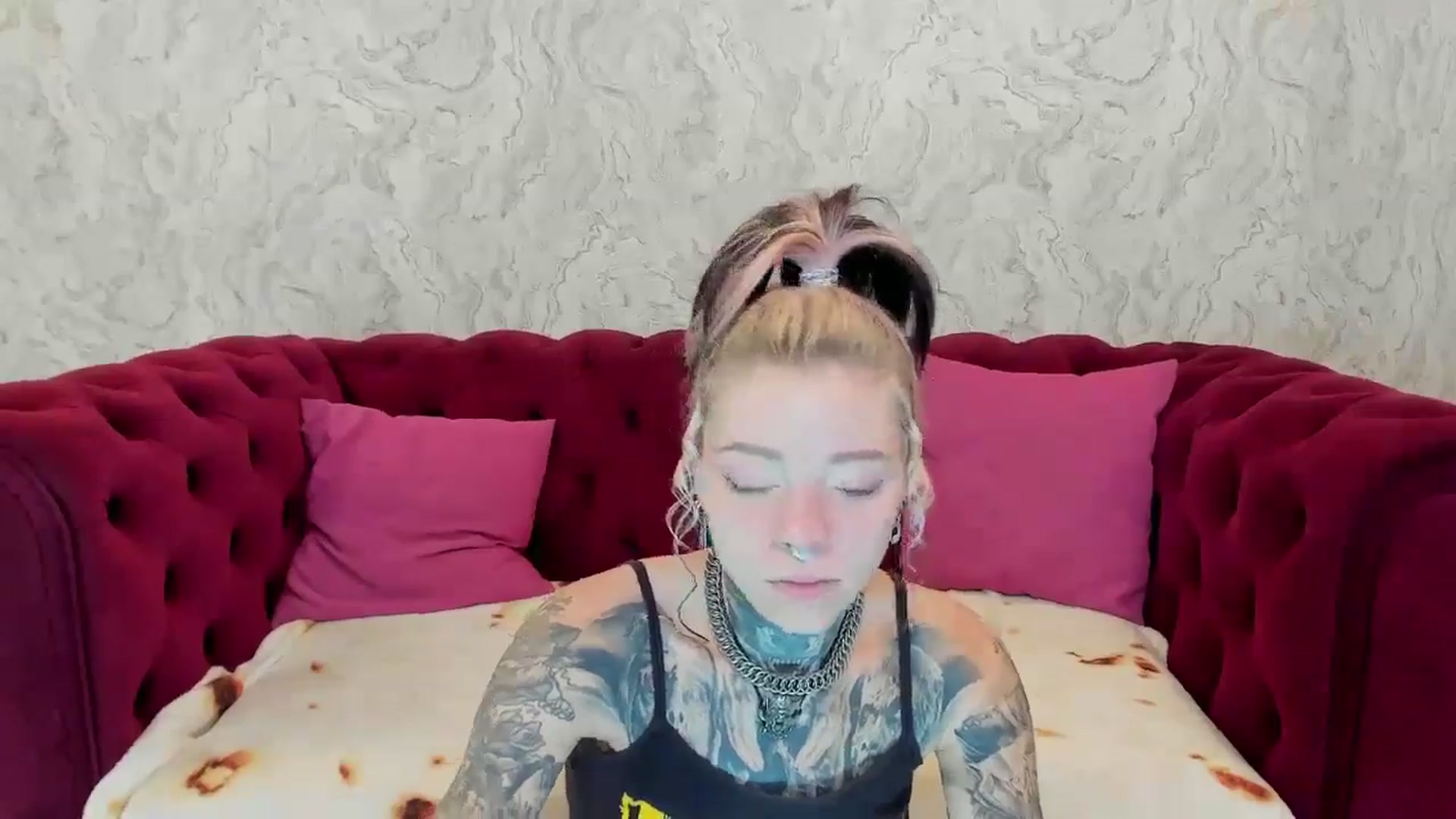 Gallery image thumbnail from LiluKayden's myfreecams stream on, 11/15/2024, 18:15 image 3 of 20