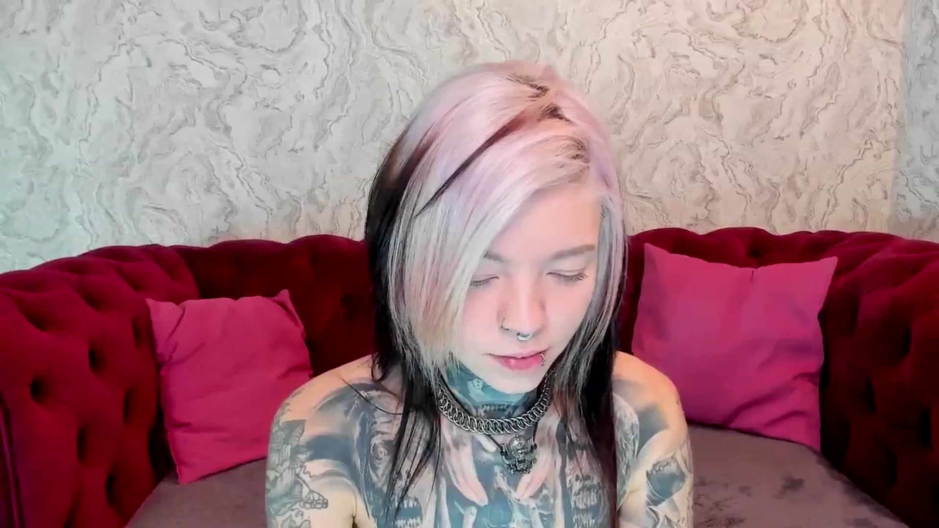 Gallery image thumbnail from LiluKayden's myfreecams stream on, 12/26/2024, 19:39 image 12 of 20