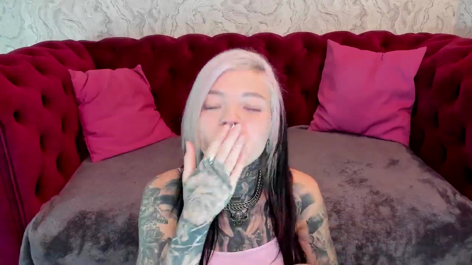 Gallery image thumbnail from LiluKayden's myfreecams stream on, 12/26/2024, 19:39 image 4 of 20
