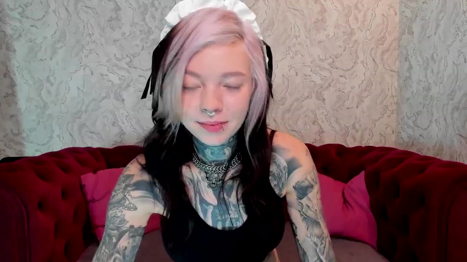Gallery image thumbnail from LiluKayden's myfreecams stream on, 12/27/2024, 16:28 image 8 of 20